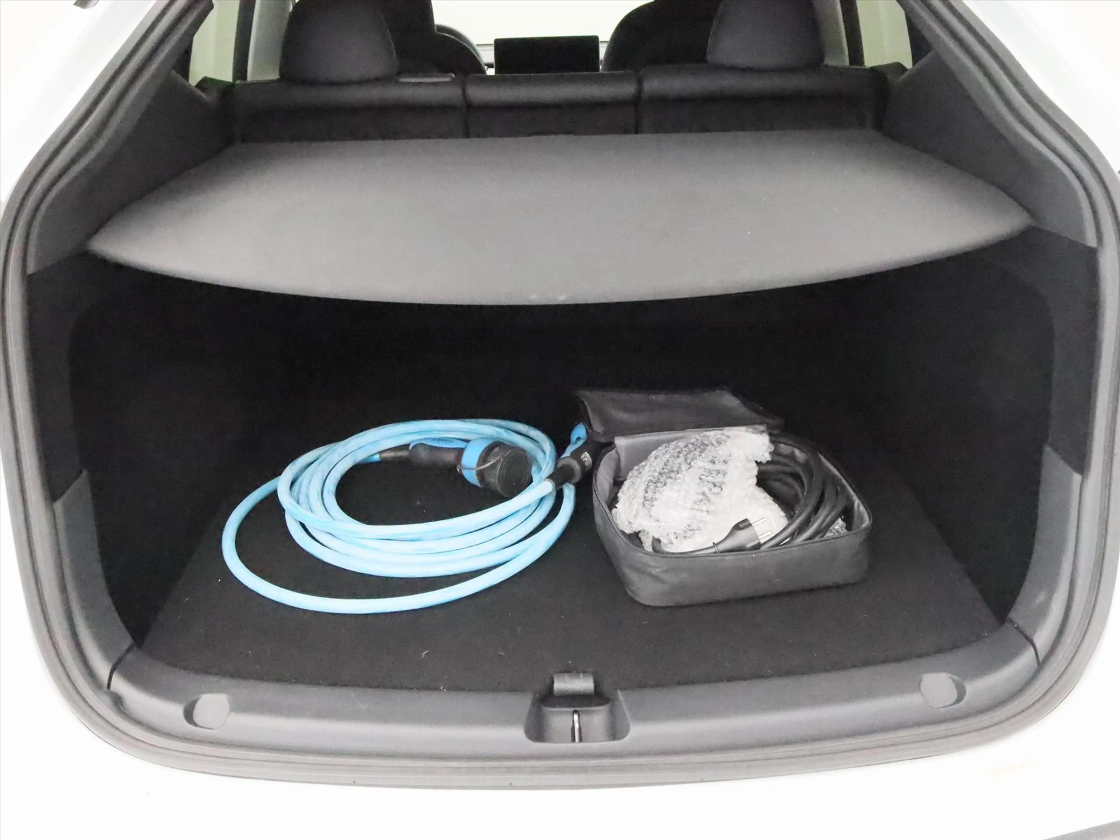 Tesla Model Y Long Range AWD 75kWh 351pk 91.9% SoH [ TREKHAAK+AM — photo 40