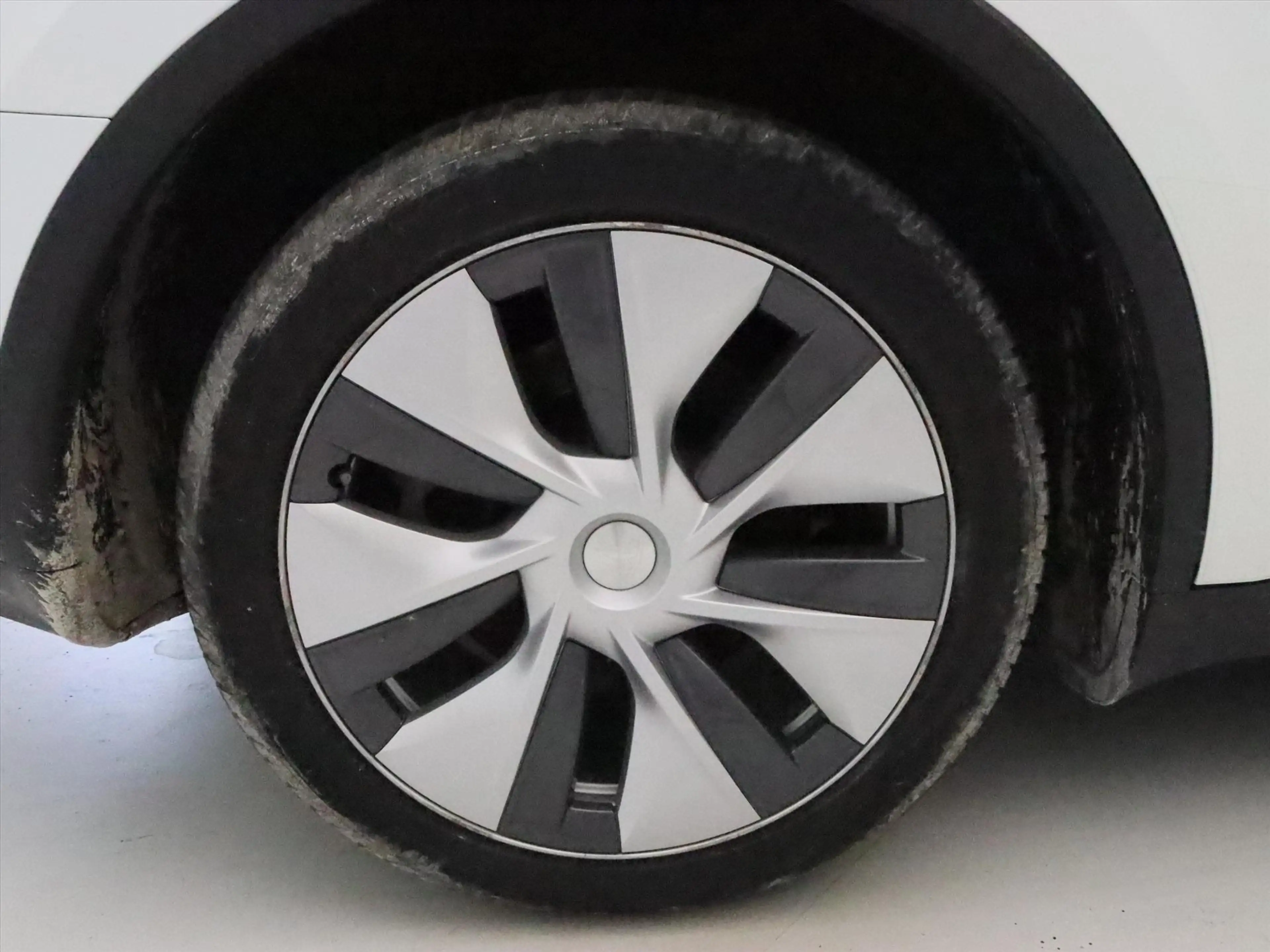 Tesla Model Y Long Range AWD 75kWh 351pk 91.9% SoH [ TREKHAAK+AM — photo 9