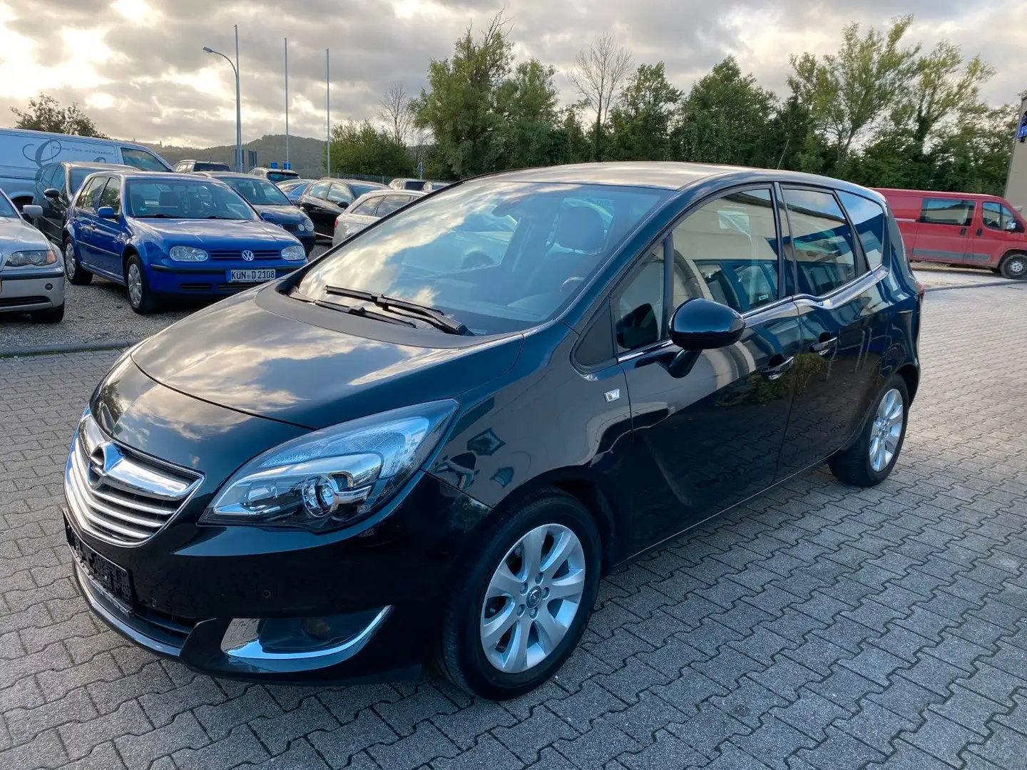 Opel Meriva B Innovation Schwarz - 1