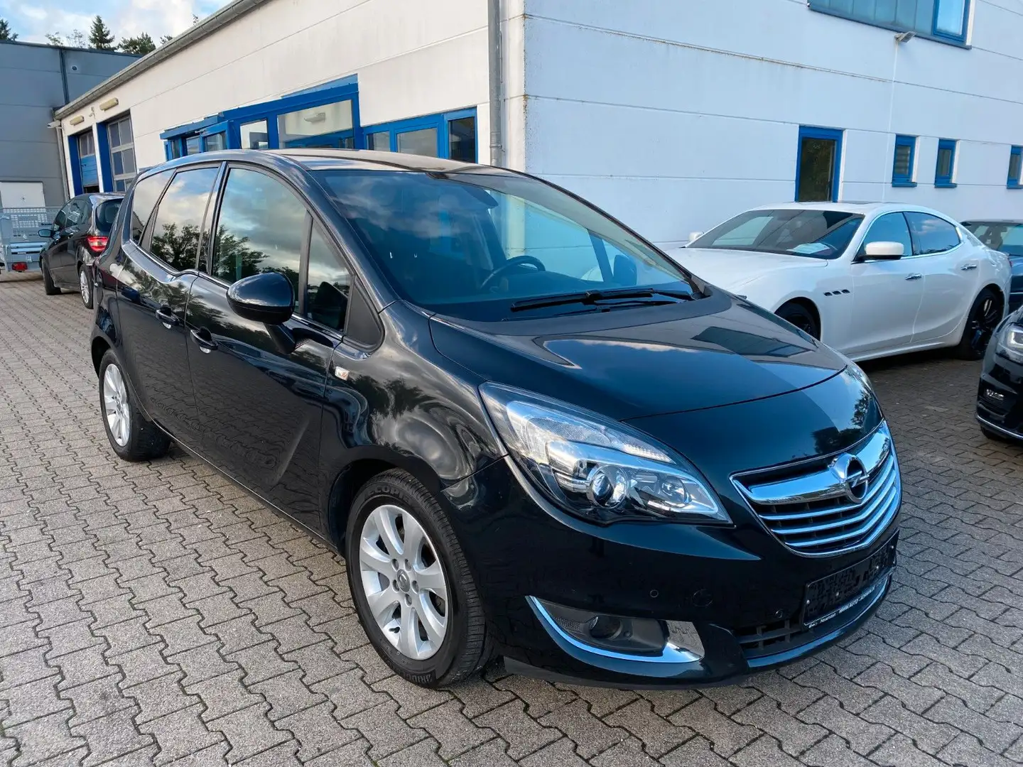 Opel Meriva B Innovation Schwarz - 2