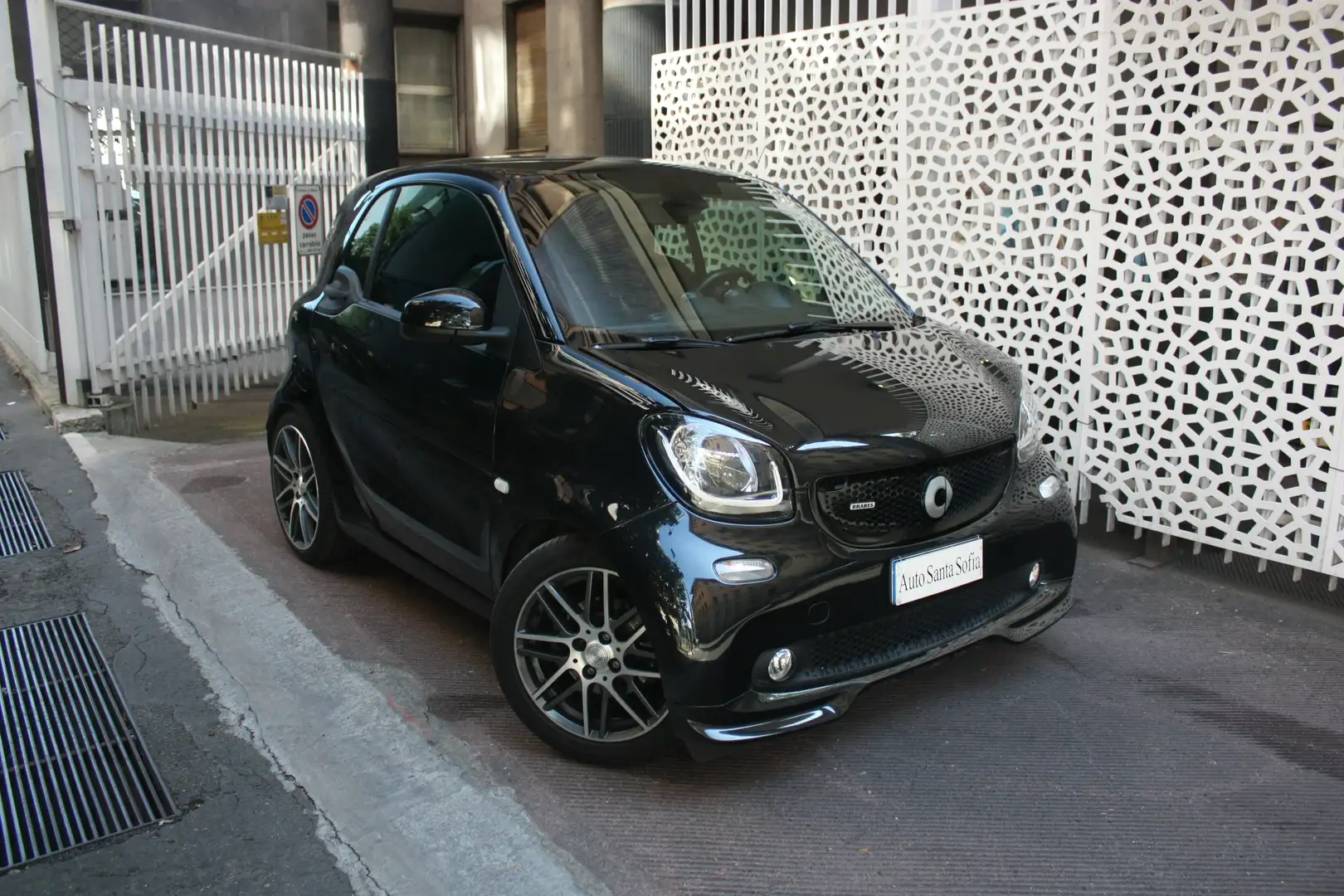 smart brabus fortwo Turbo 109cv twinamic Xclusive-JBL-Pelle-LED Schwarz - 1