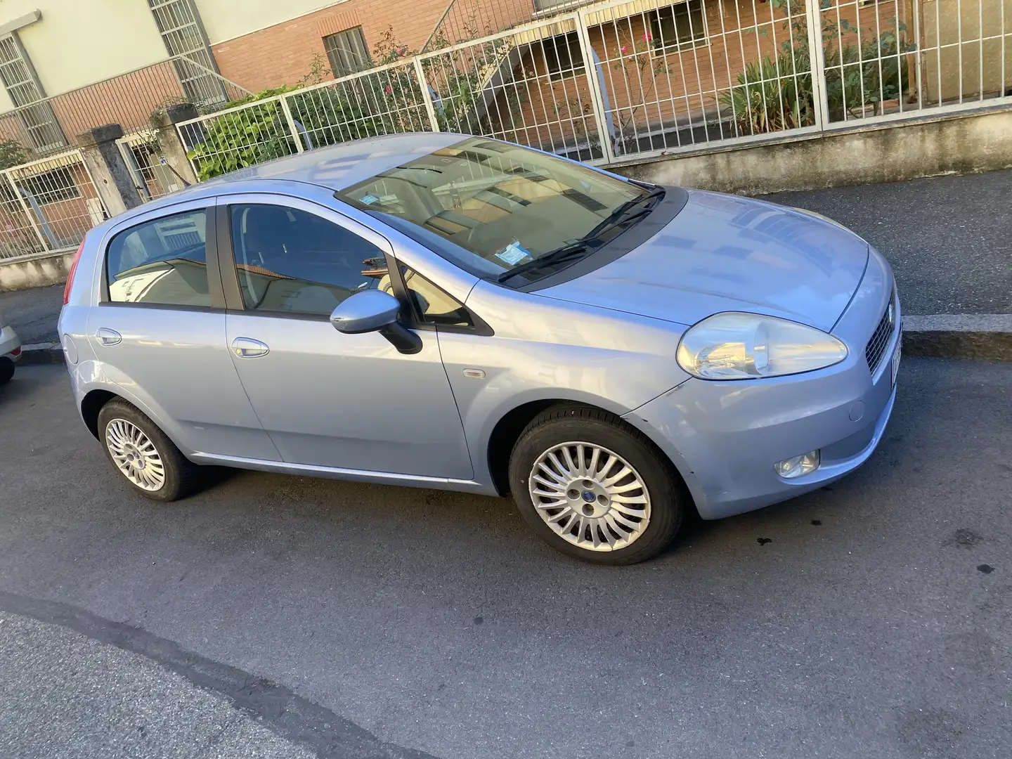 Fiat Punto Grande Punto 1.4 5P Dynamic (57 kw) - 1