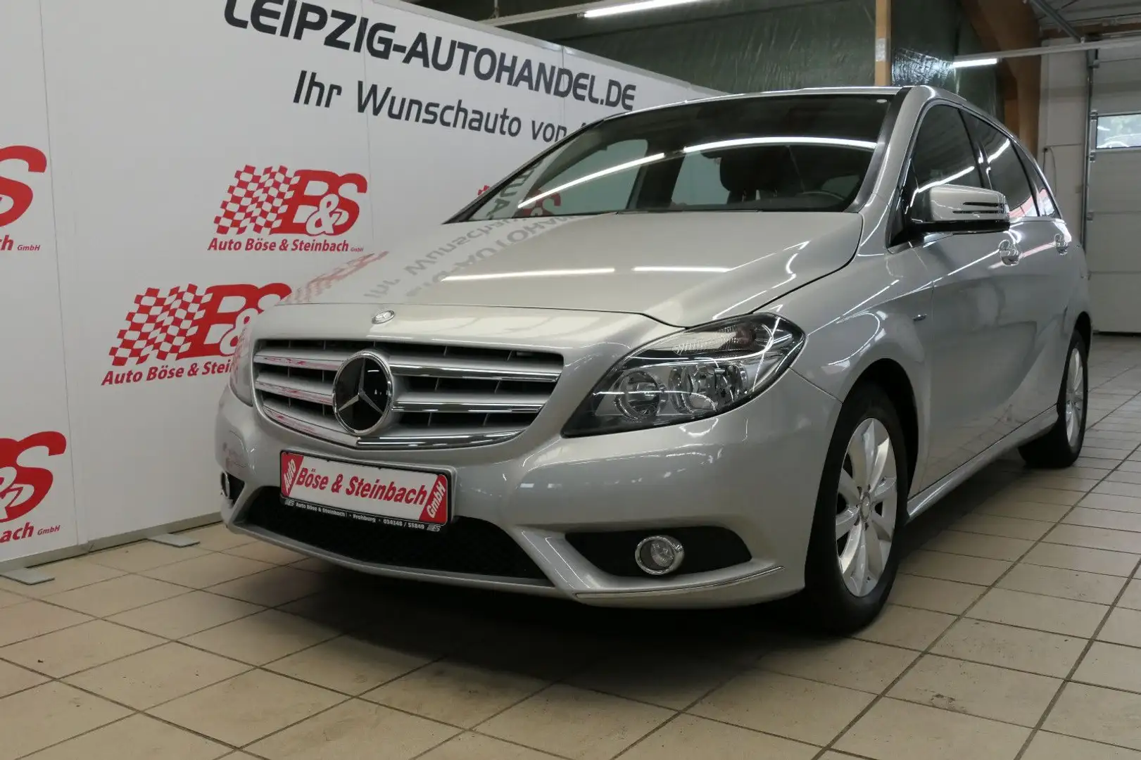 Mercedes-Benz B 180 Sports Tourer*AUT*SHZ*GRA*TEL* Plateado - 1