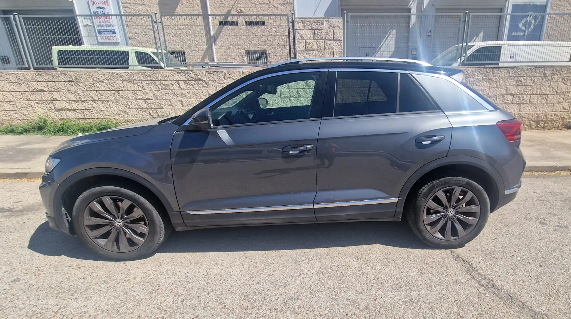 Volkswagen T-Roc 1.5 TSI Sport DSG7 - 1