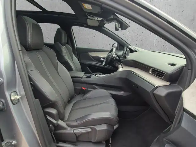 Peugeot 3008 view 13