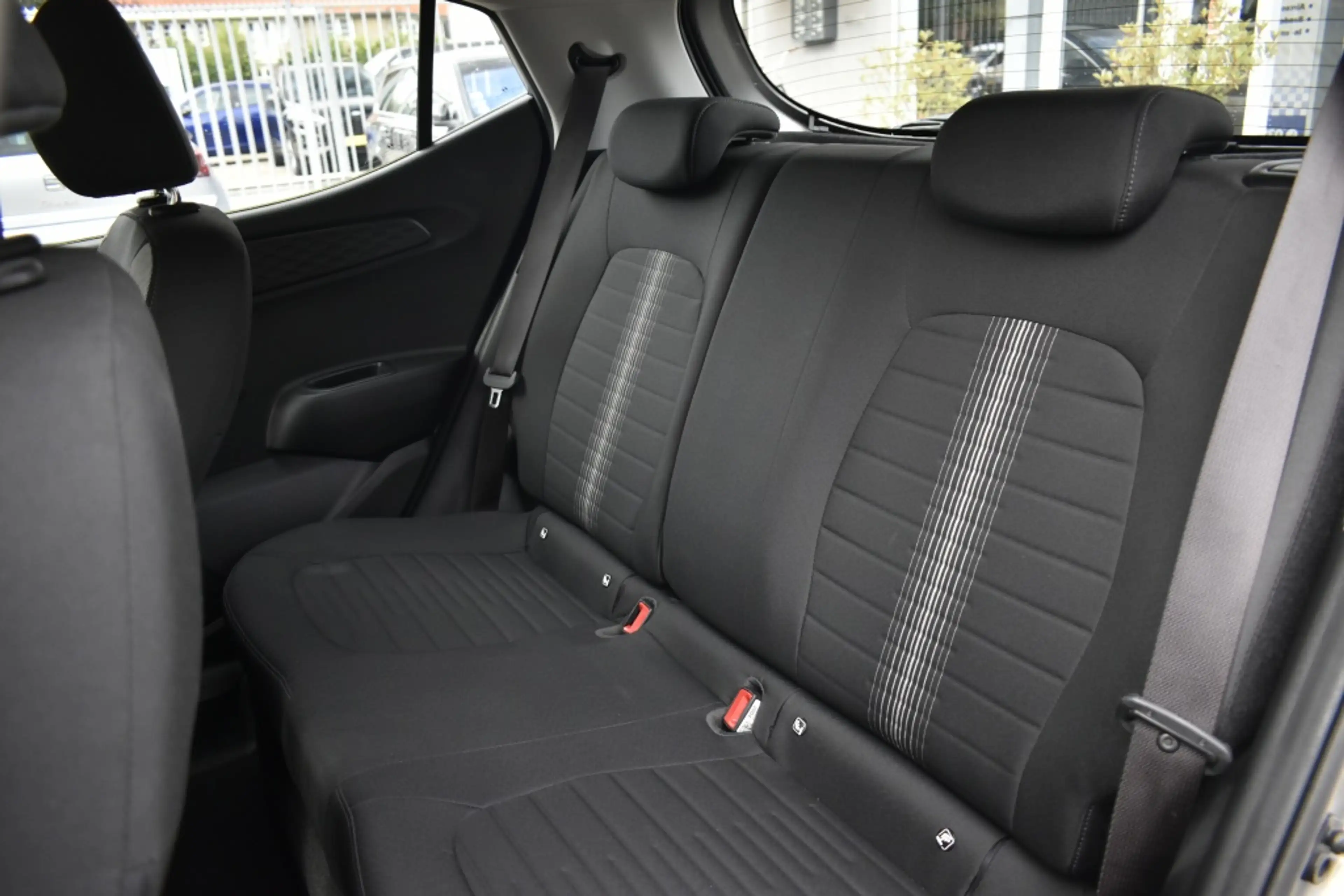 Hyundai i10 1.0-airco — photo 10