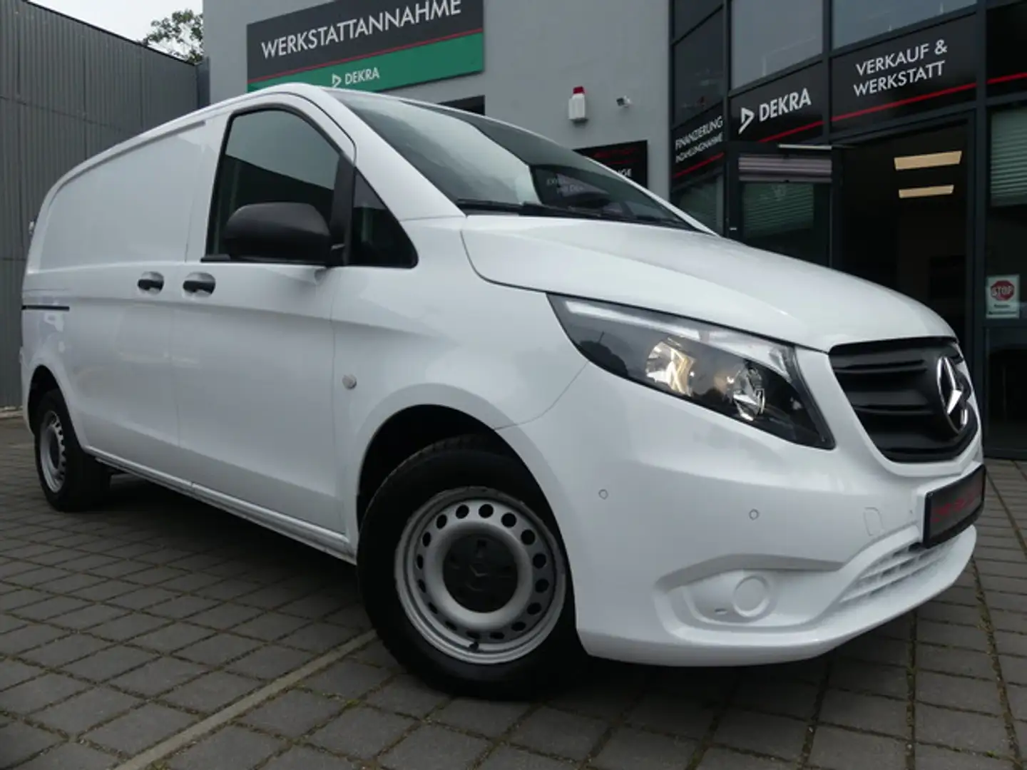 Mercedes-Benz Vito Kasten 114 CDI kompakt NAVI/TEMPO/KAM/KLIMA White - 1