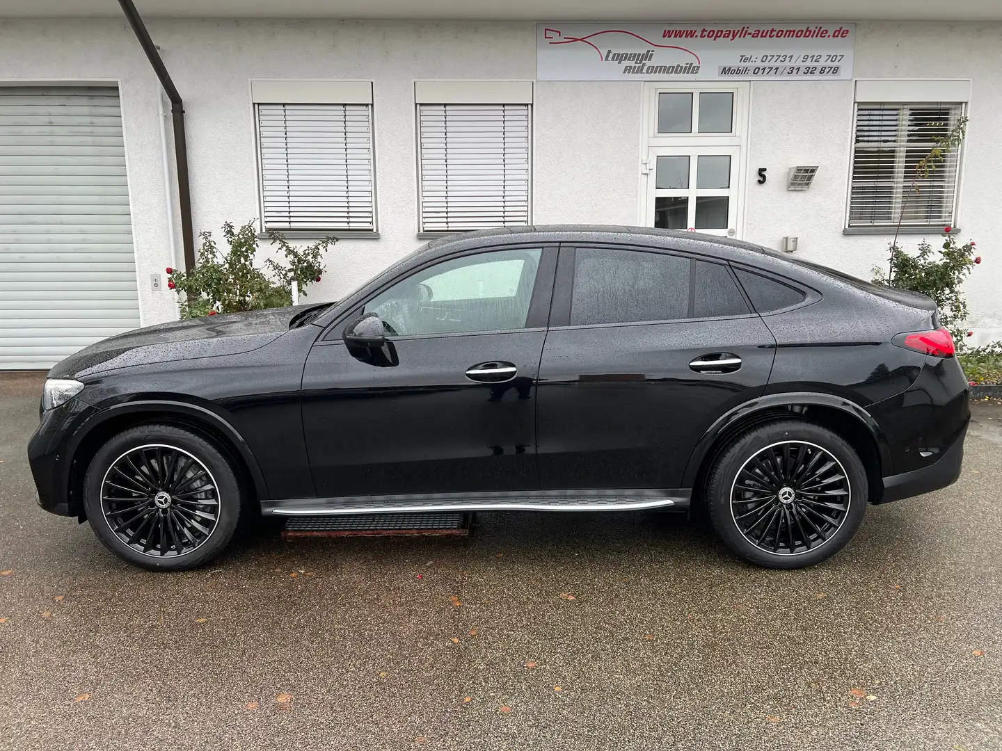 Mercedes-Benz GLC 300 GLC 300 DE/4MATIC/COUPE/AMG/PAN/AHK/BUR/20"/VOLL/ Schwarz - 2