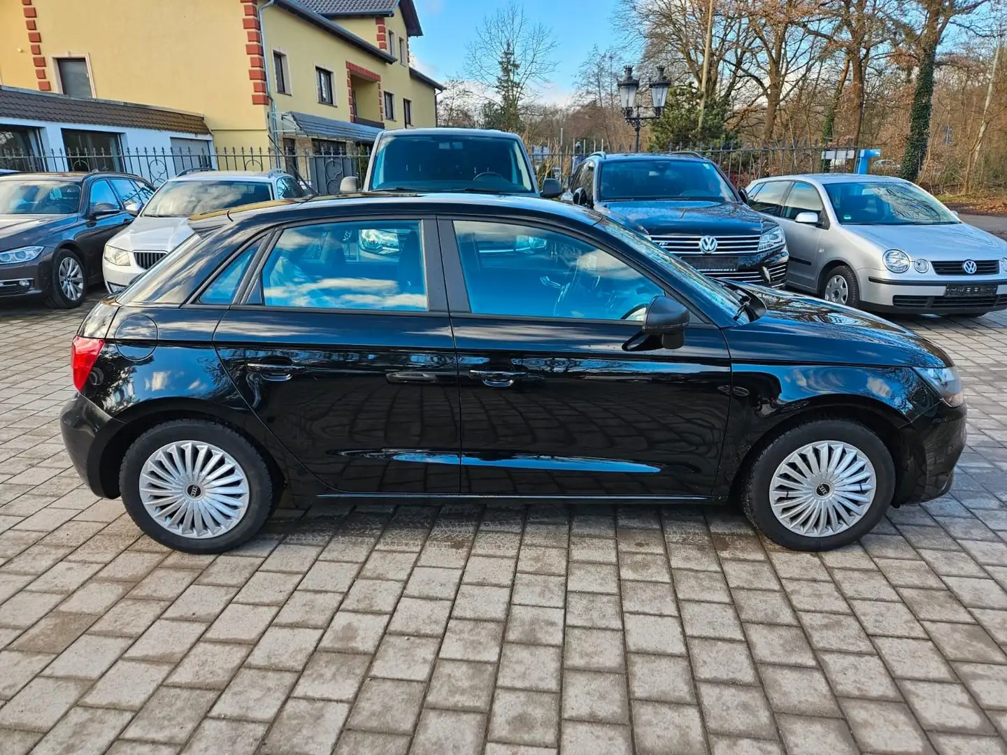 Audi A1 Sportback attraction Schwarz - 2