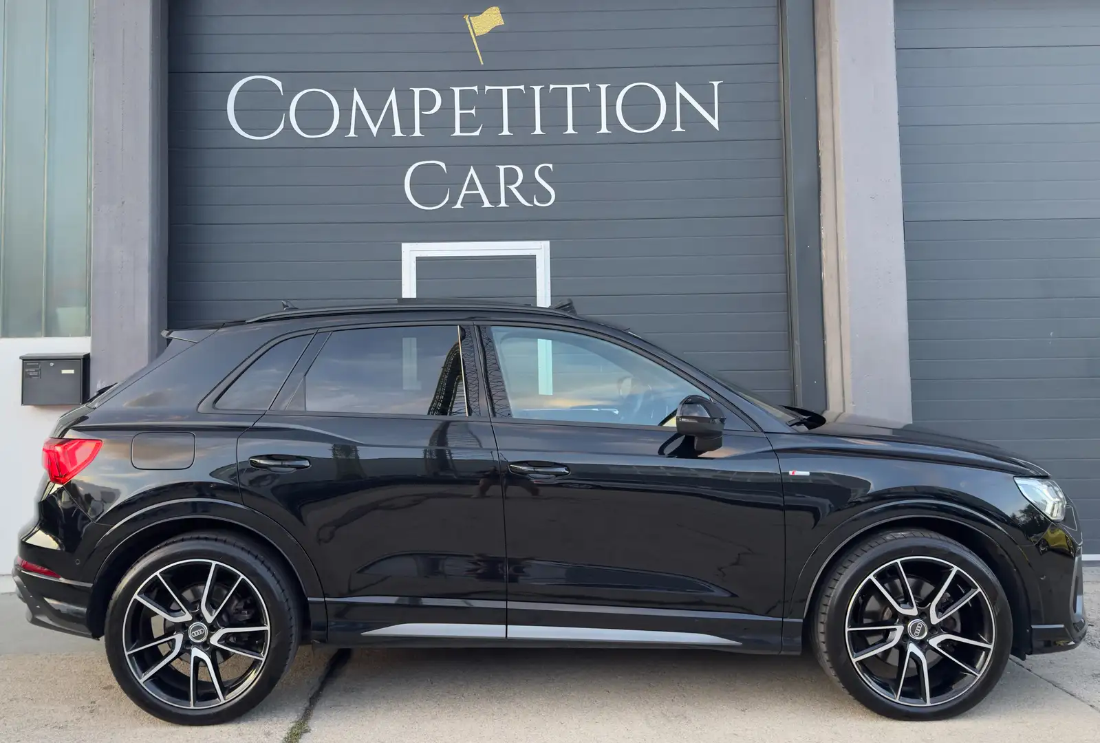 Audi Q3 40 TFSI quattro S-Line, Pano, 360°, Keyless Aut Schwarz - 2