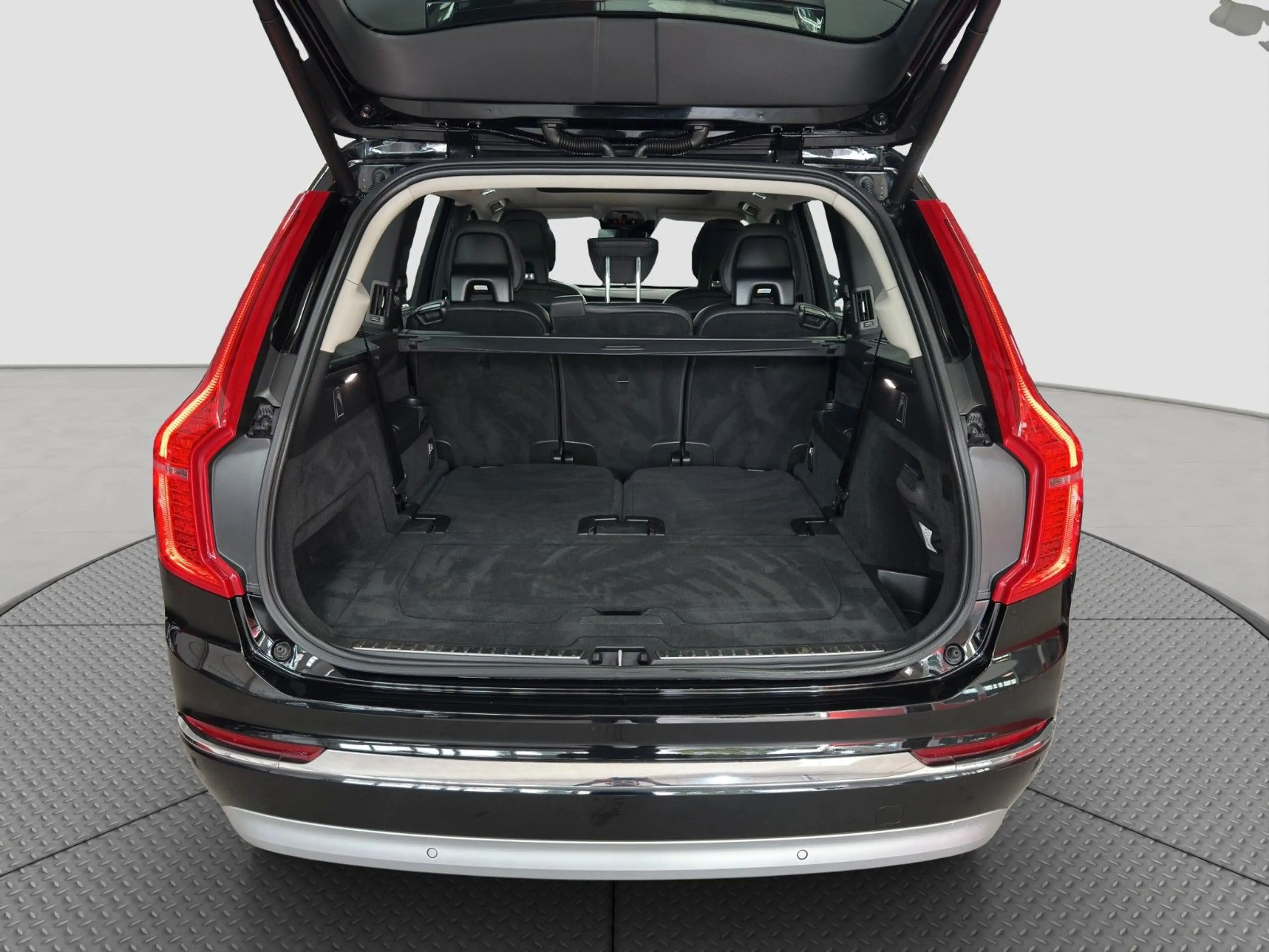 Volvo XC90 T8 THOR PILOT PANO H/K 360° HUD 7-SITZER — photo 13