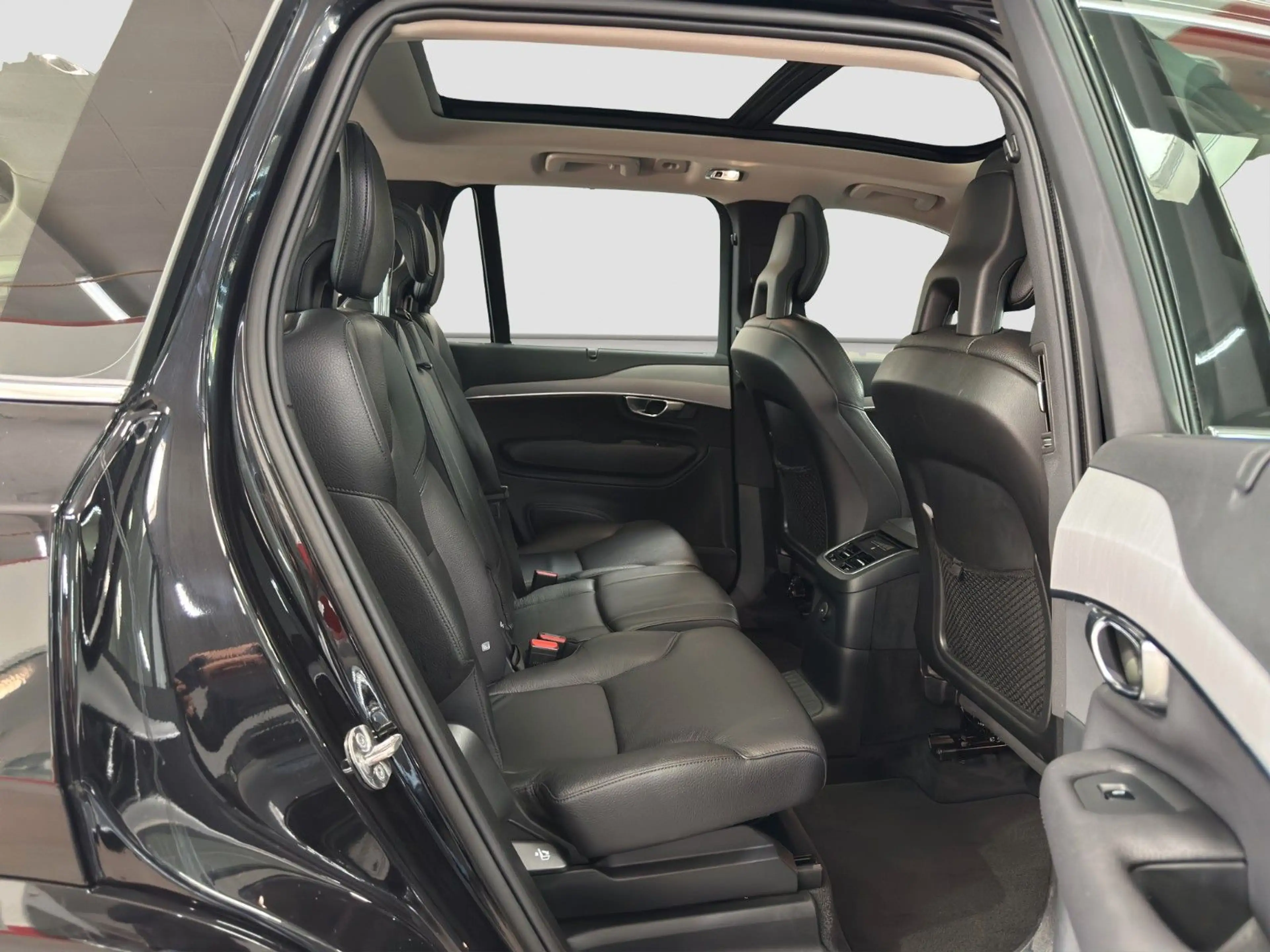 Volvo XC90 T8 THOR PILOT PANO H/K 360° HUD 7-SITZER — photo 11