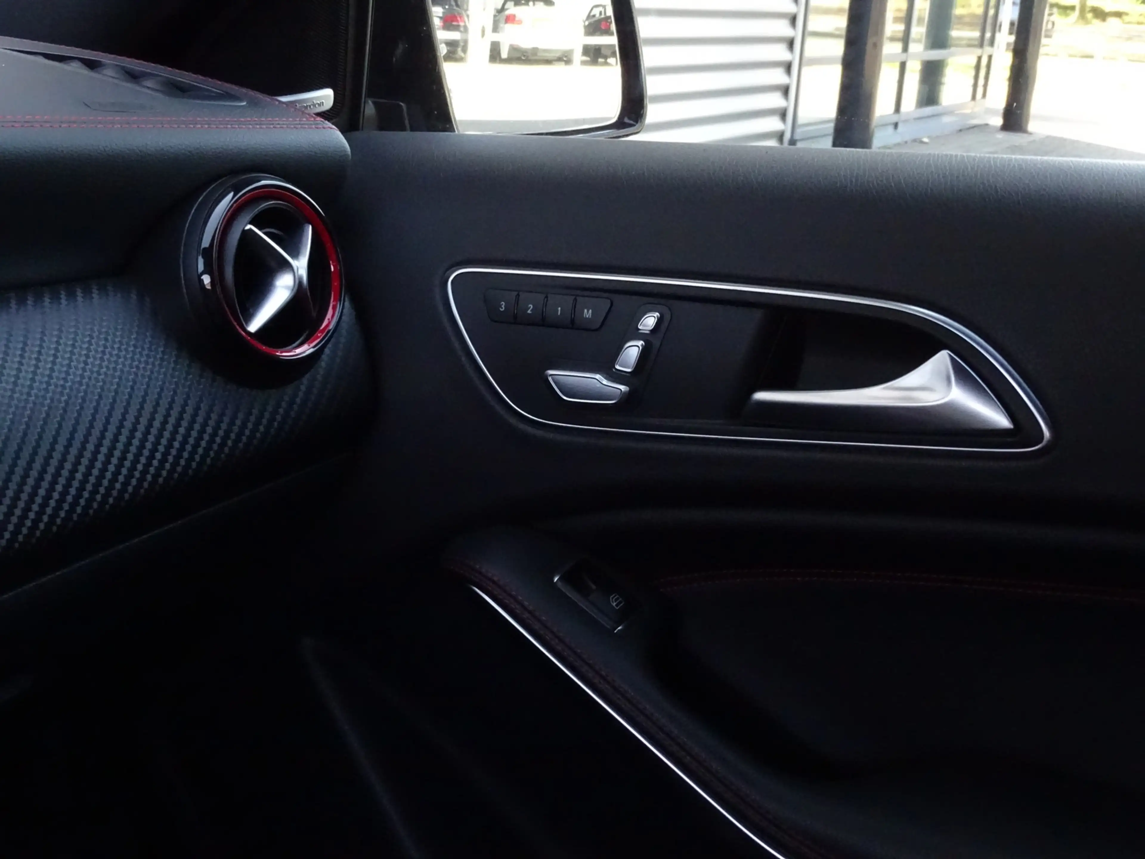 Mercedes-Benz A 45 AMG 4MATIC | Schaalstoelen | Designo Mountaingrijs Mag — photo 32