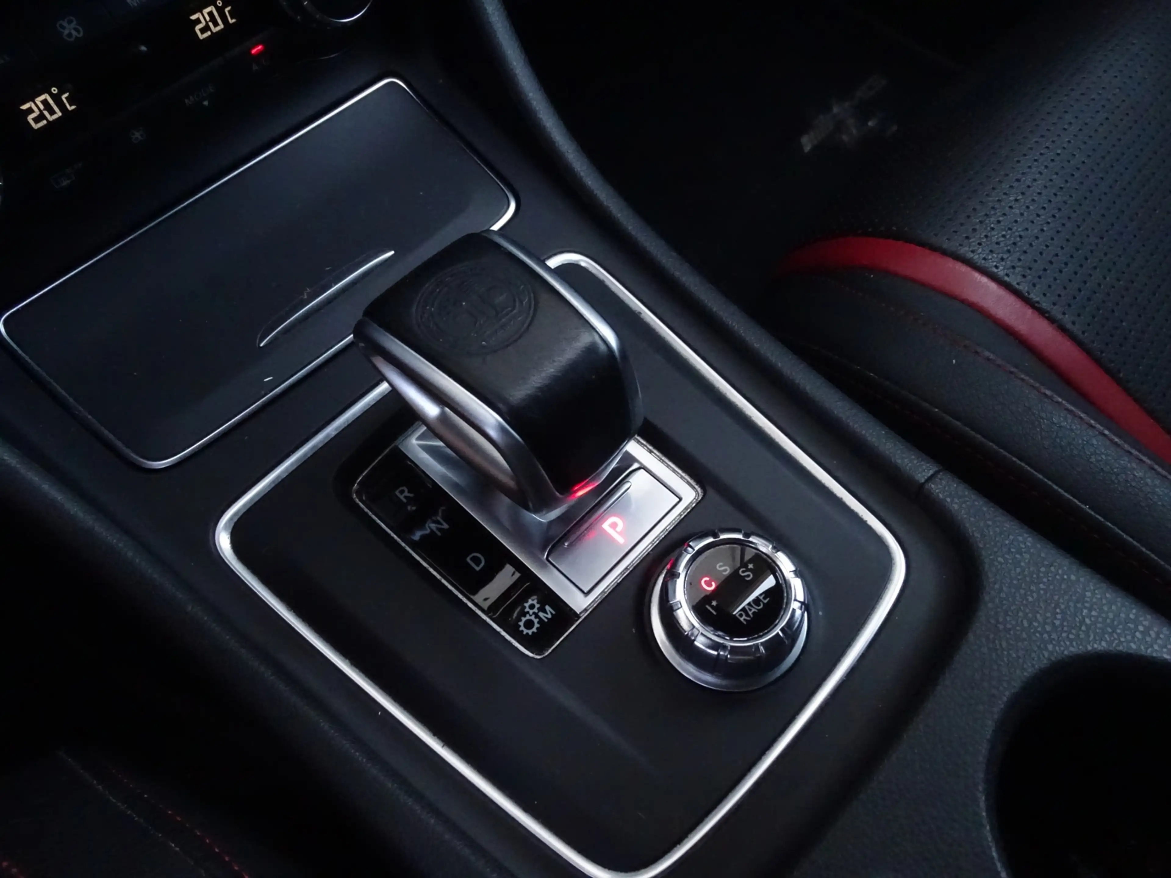 Mercedes-Benz A 45 AMG 4MATIC | Schaalstoelen | Designo Mountaingrijs Mag — photo 26