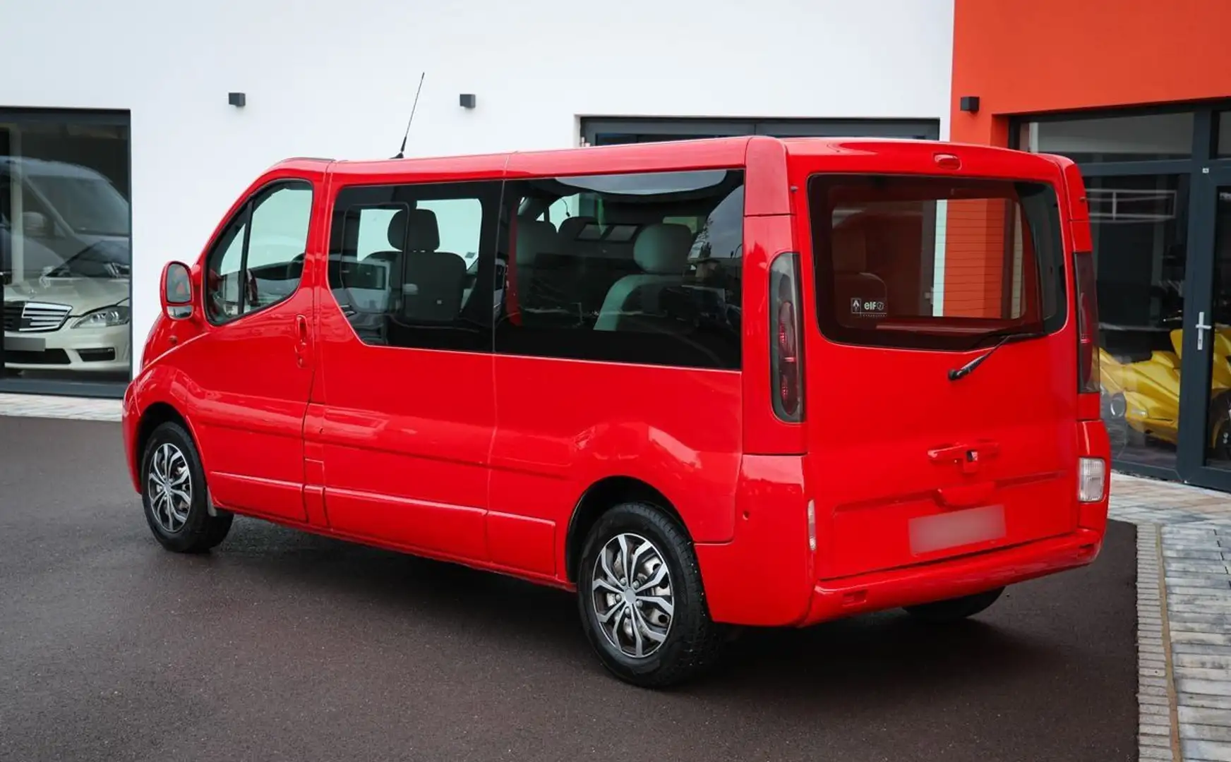 Renault Trafic II L2H1 1.9 DCi 120ch 9 places Rouge - 2