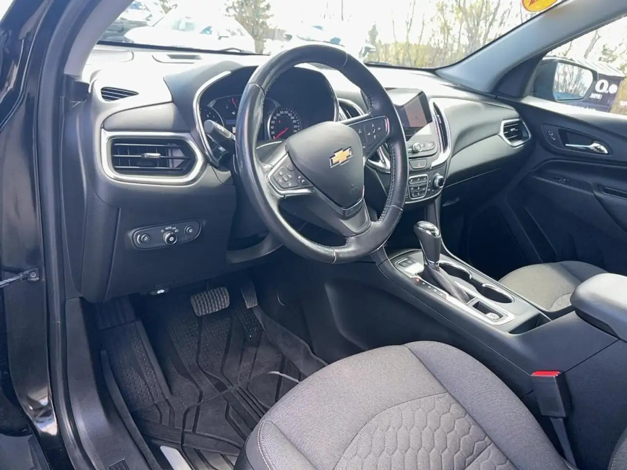 Chevrolet Equinox снимка Chevrolet Equinox