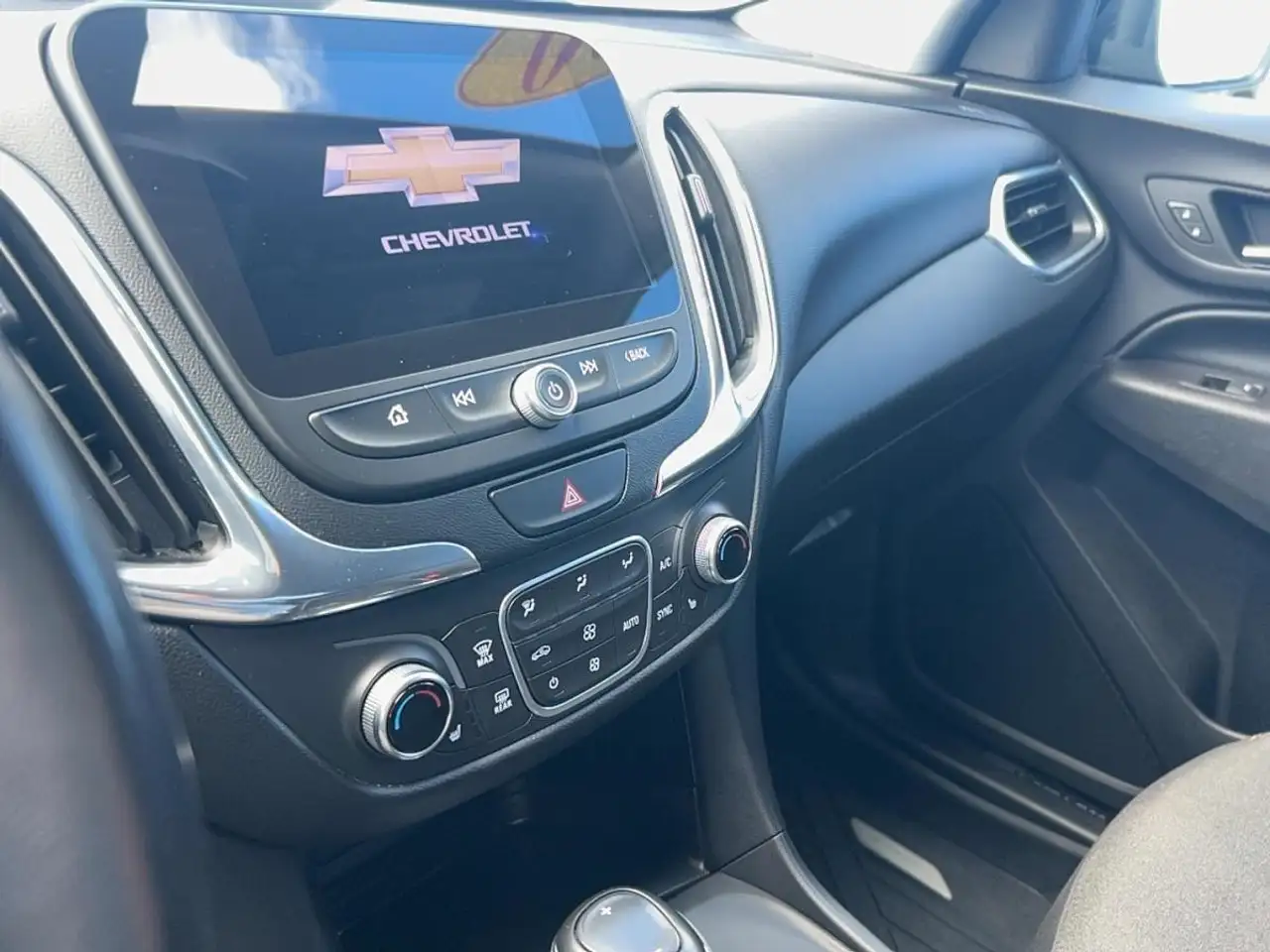 Chevrolet Equinox снимка Chevrolet Equinox
