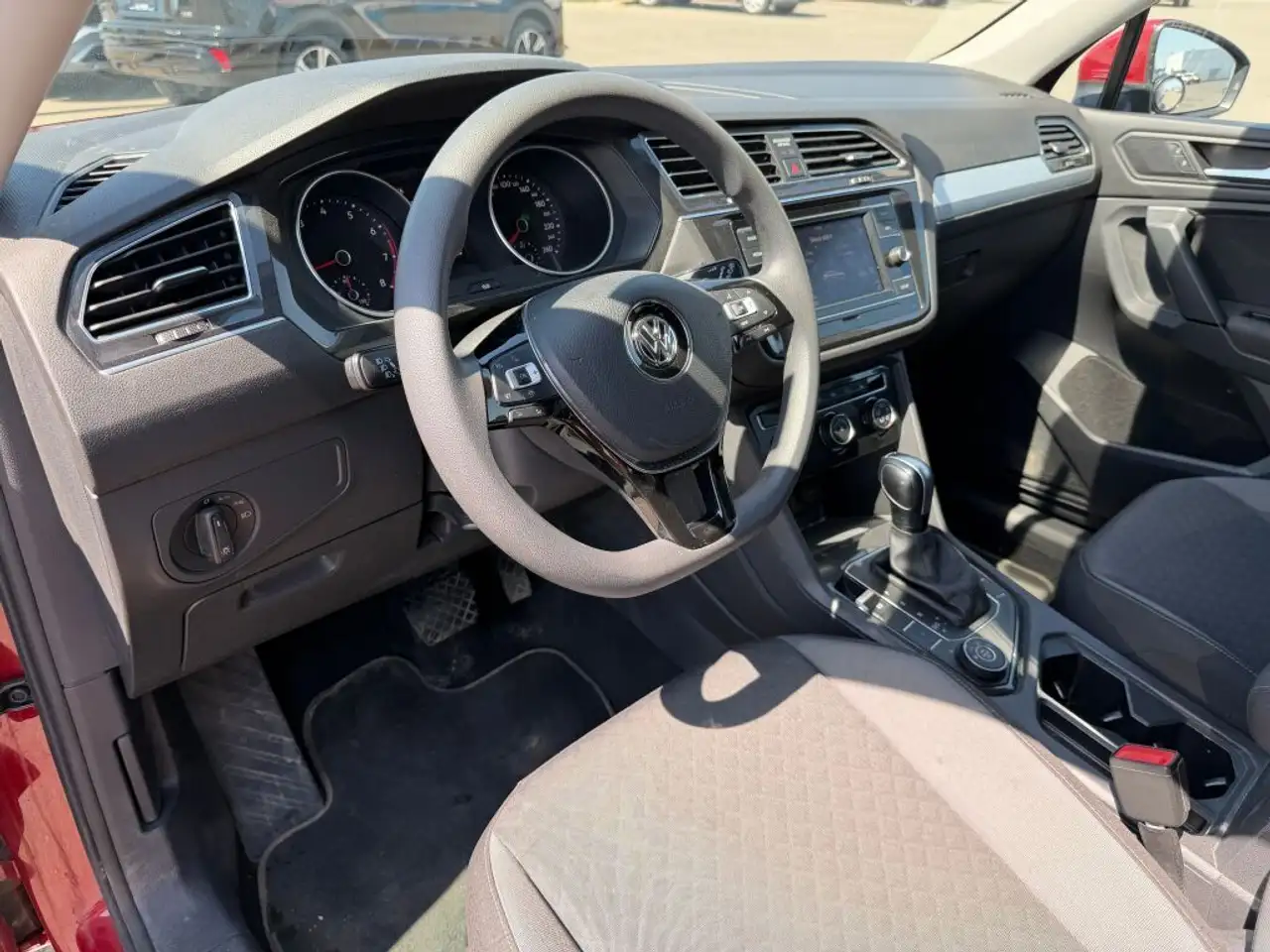 Volkswagen Tiguan снимка Volkswagen Tiguan