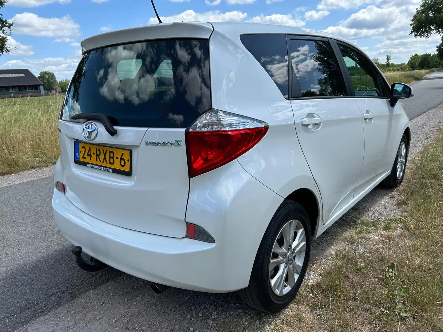 Toyota Verso-S 1.3 VVT-i Aspiration dealer ond. met trekhaak en p Weiß - 2