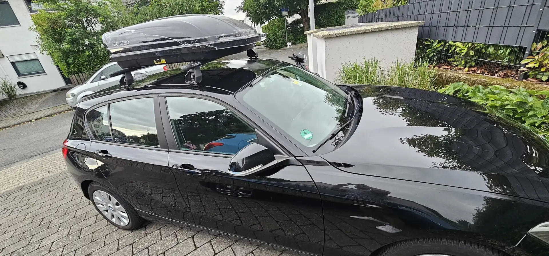 BMW 116 1er Diesel (5-Türer) 116d EfficientDynamics Schwarz - 2