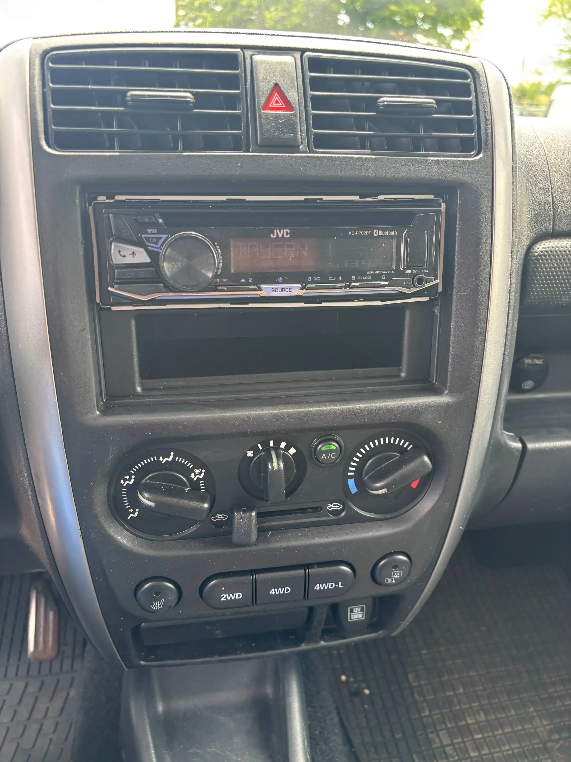 Suzuki Jimny Jimny Style Ranger , 4WD , AHK , Klima , LM-Räder , ZV — photo 11
