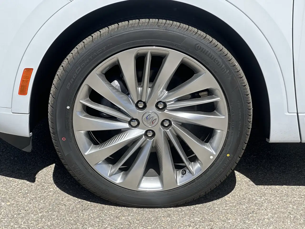Buick Envision снимка Buick Envision