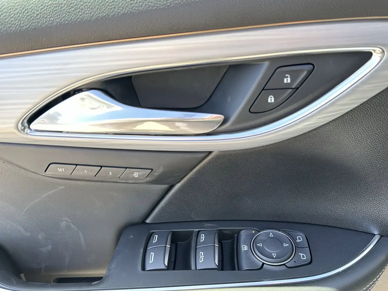Buick Envision снимка Buick Envision