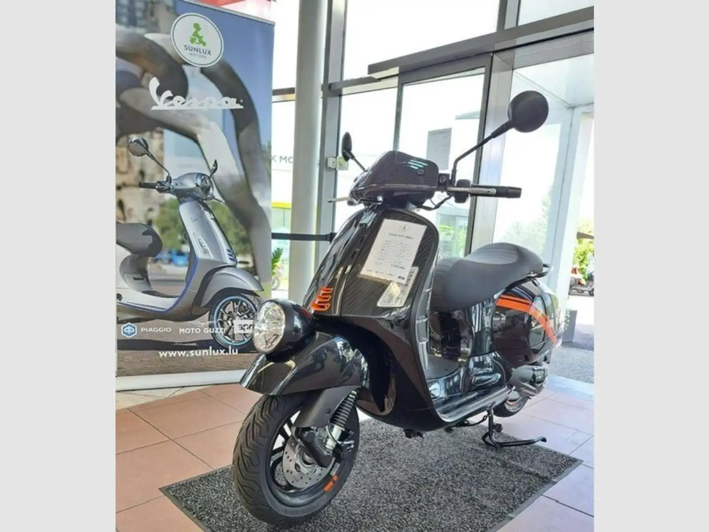 Vespa GTV 300 Noir - 1