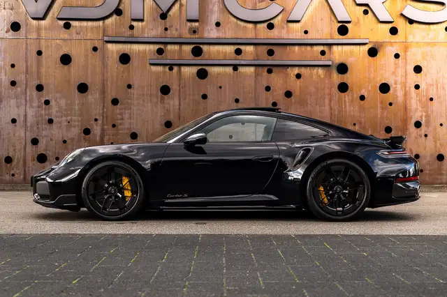 Porsche 911 view 2