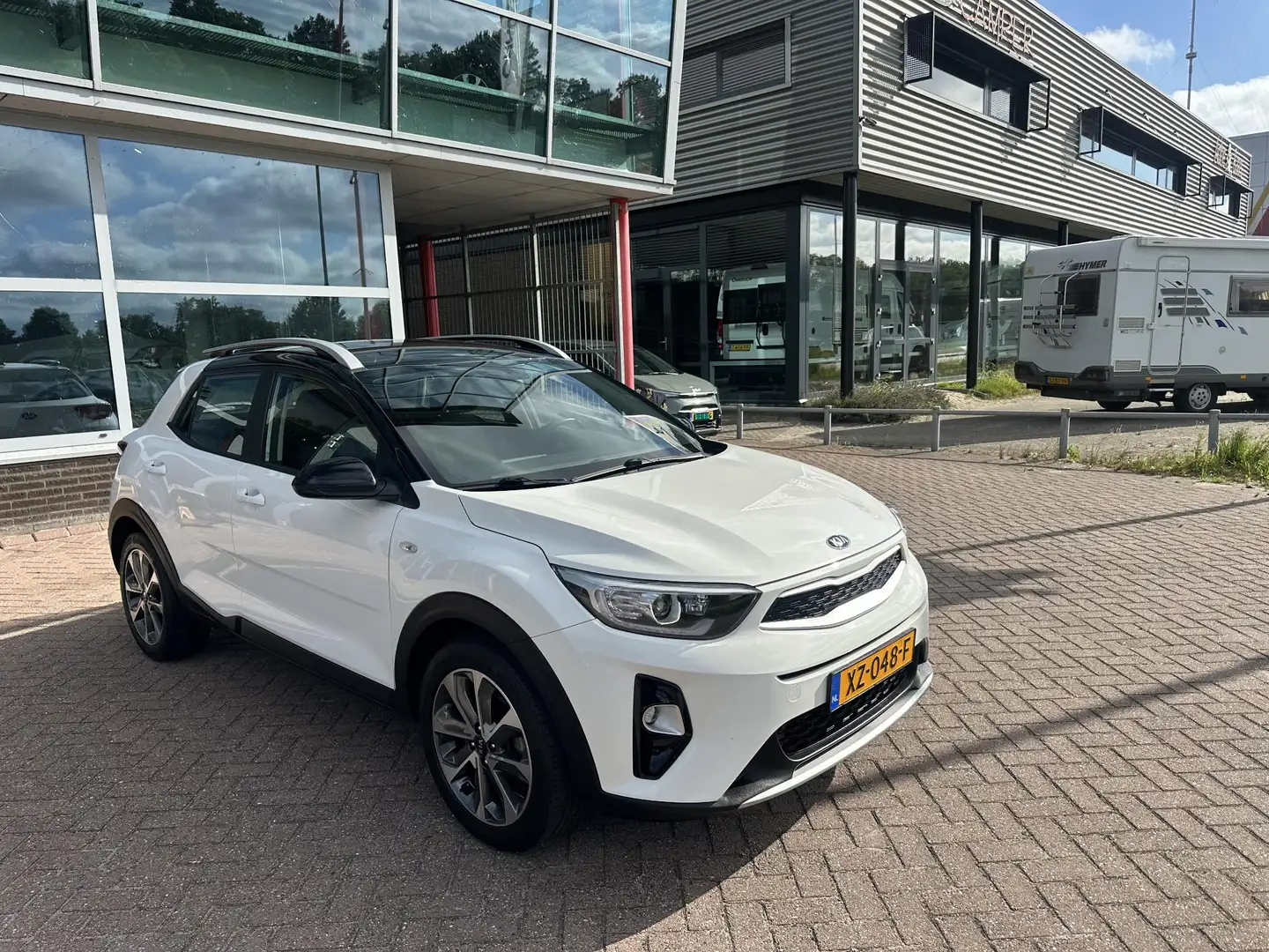 Kia Stonic 1.0 T-GDi DynamicLine 1e eigenaar, dealeronderhoud Wit - 2