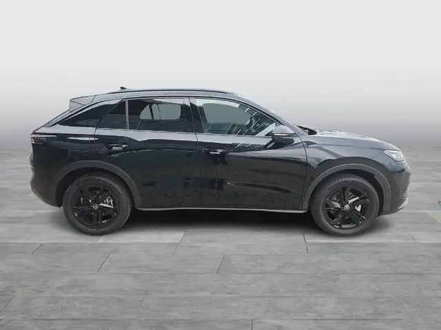 Volkswagen T-Roc view 6