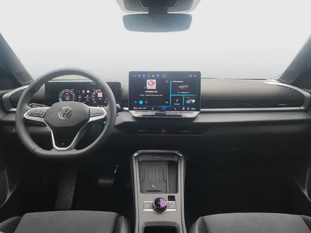 Volkswagen T-Roc view 9