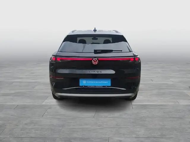 Volkswagen T-Roc view 5
