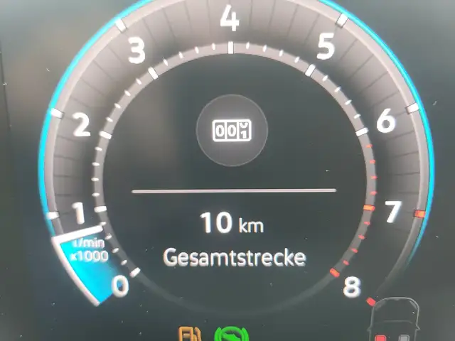 Volkswagen T-Roc view 10