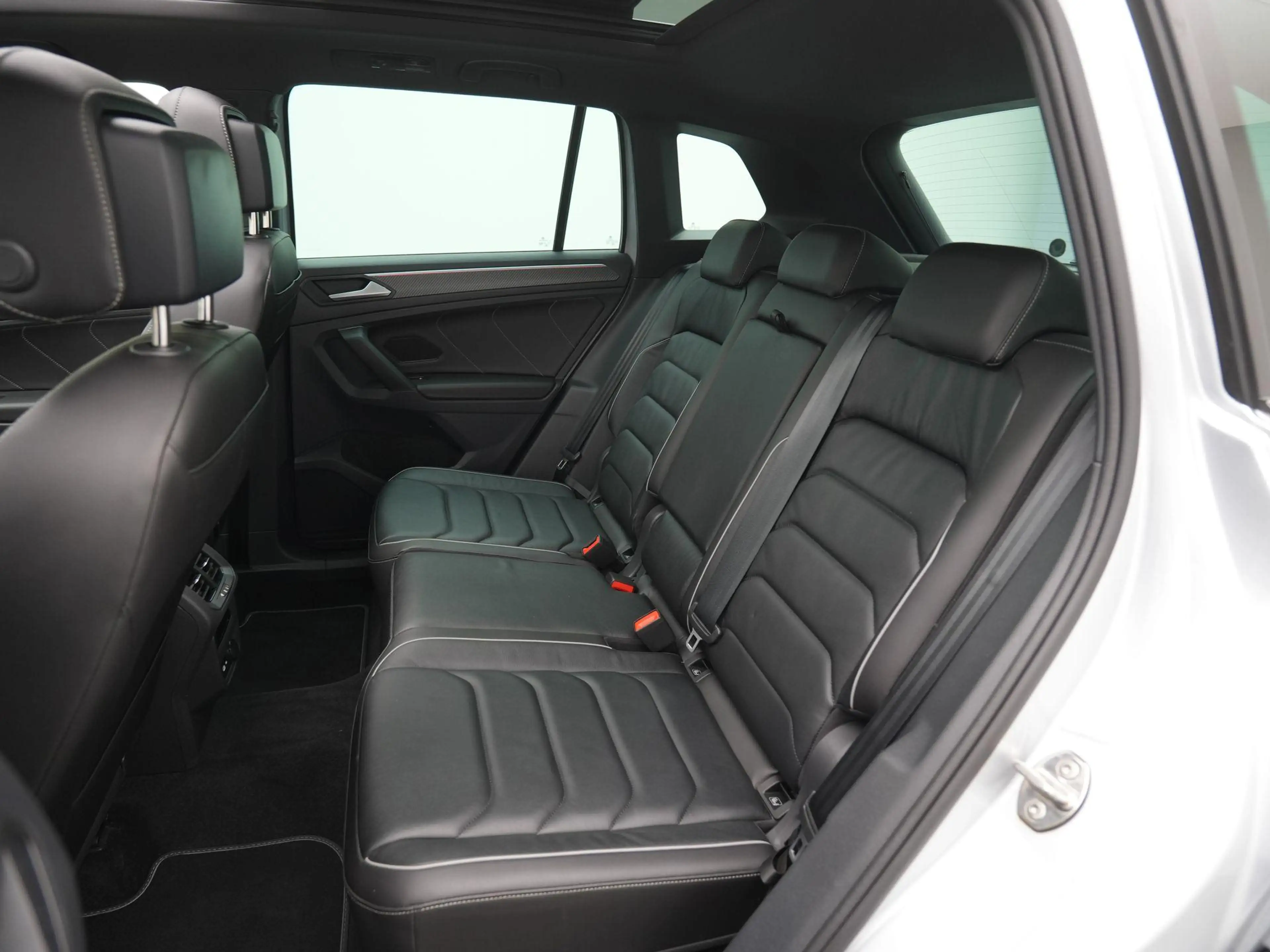 Volkswagen Tiguan 1.4 TSI 245pk eHybrid R-Line Business | Matrix LED — photo 9