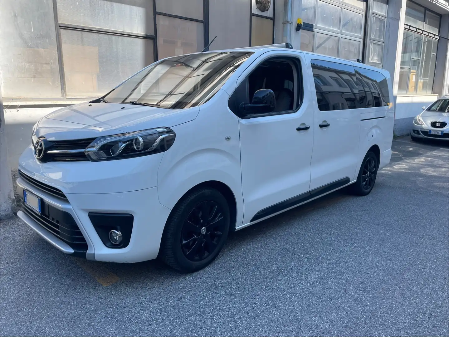 Toyota Proace Verso 2.0D 180A L2 BLACK EDITION Bianco - 1