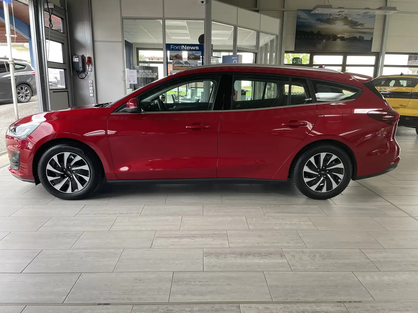 Ford Focus Turnier Titanium AHK + ACC + B&O Rouge - 2