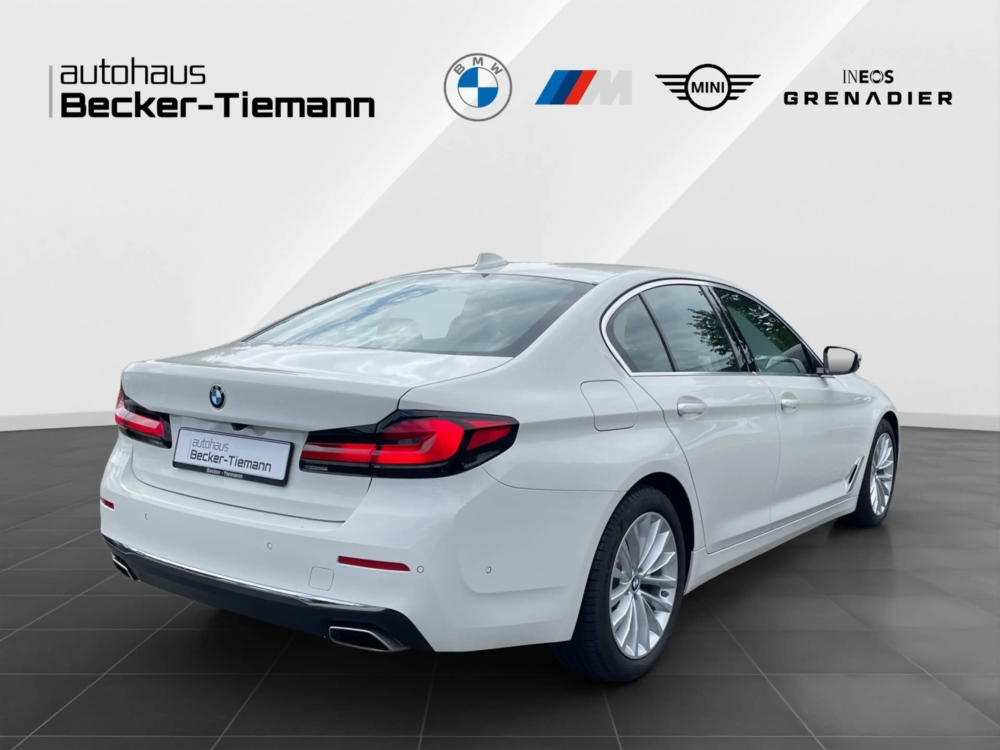 BMW 530 d Limousine Luxury Line/ AHK/ Laser/ HUD/ ParkAss/ — photo 6