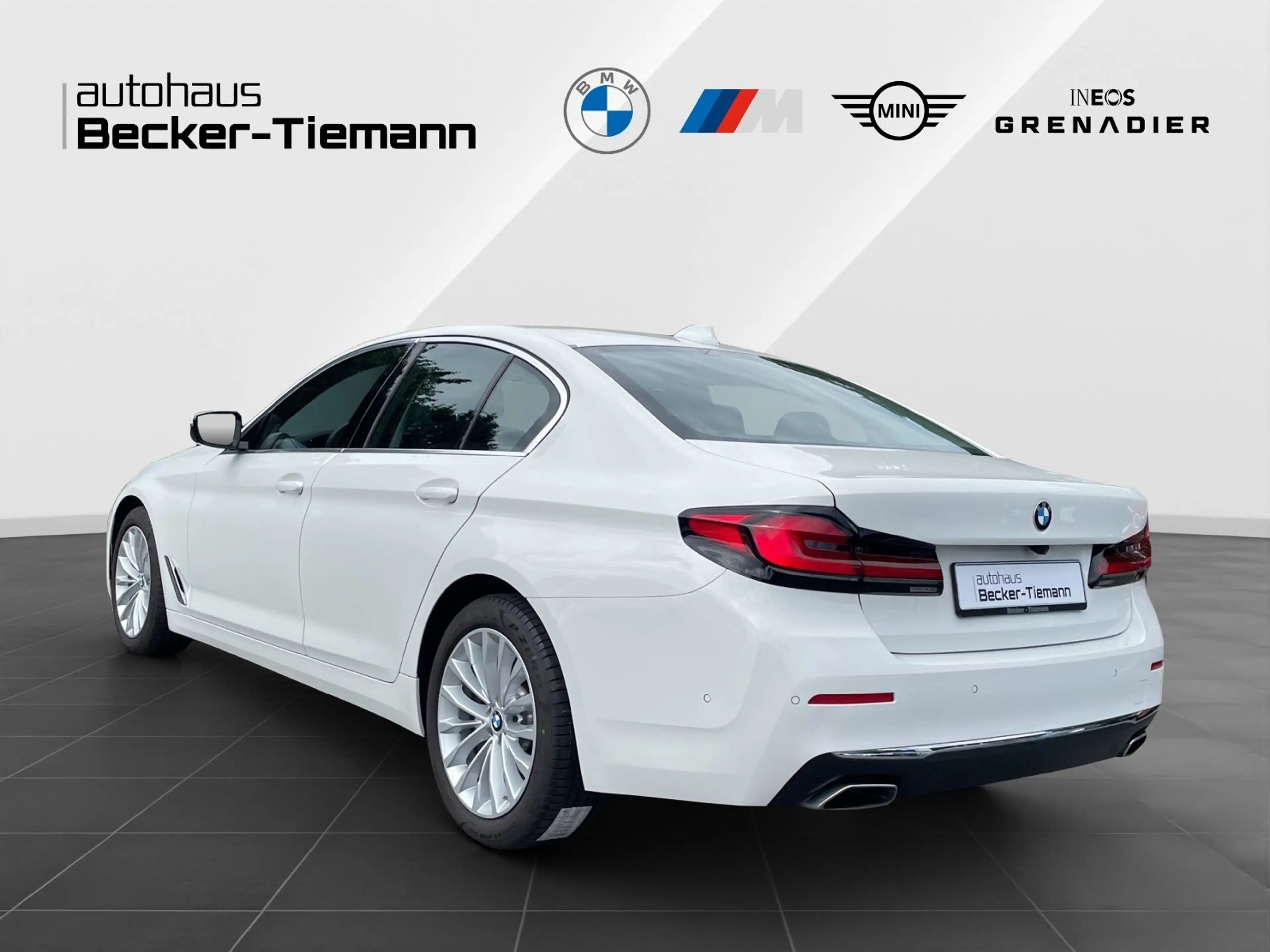 BMW 530 d Limousine Luxury Line/ AHK/ Laser/ HUD/ ParkAss/ — photo 4