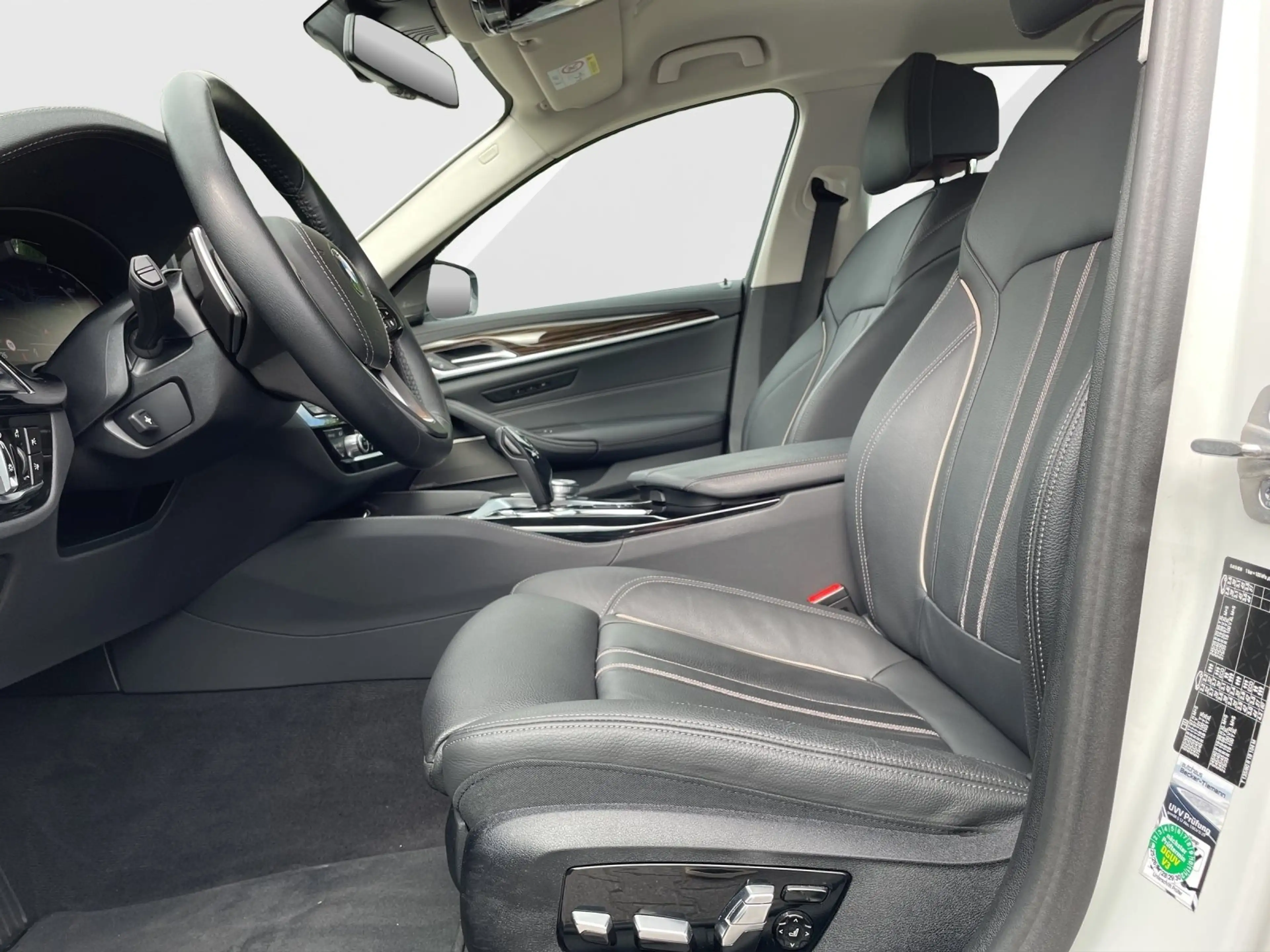 BMW 530 d Limousine Luxury Line/ AHK/ Laser/ HUD/ ParkAss/ — photo 11