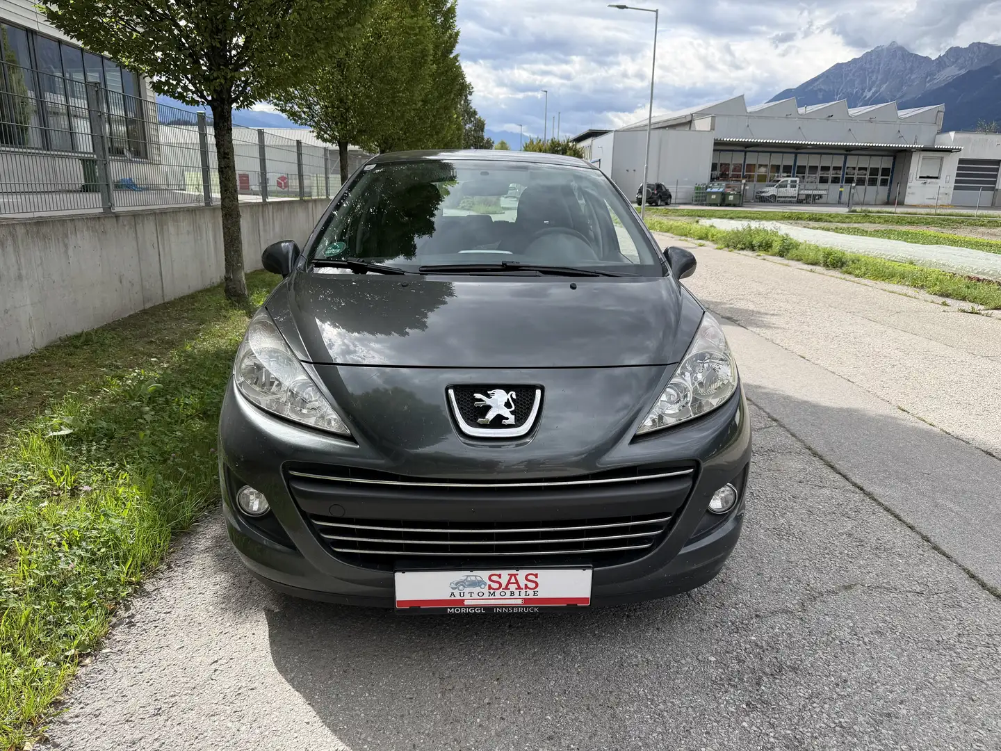 Peugeot 207 Active Nur Export Oder Händler !!! Grau - 2