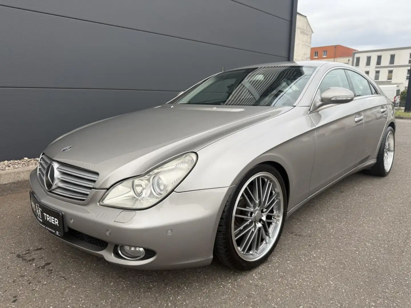 Mercedes-Benz CLS 320 / 350 CDI LEDER NAVI PDC MFL Klima Xenon Navi Silber - 2