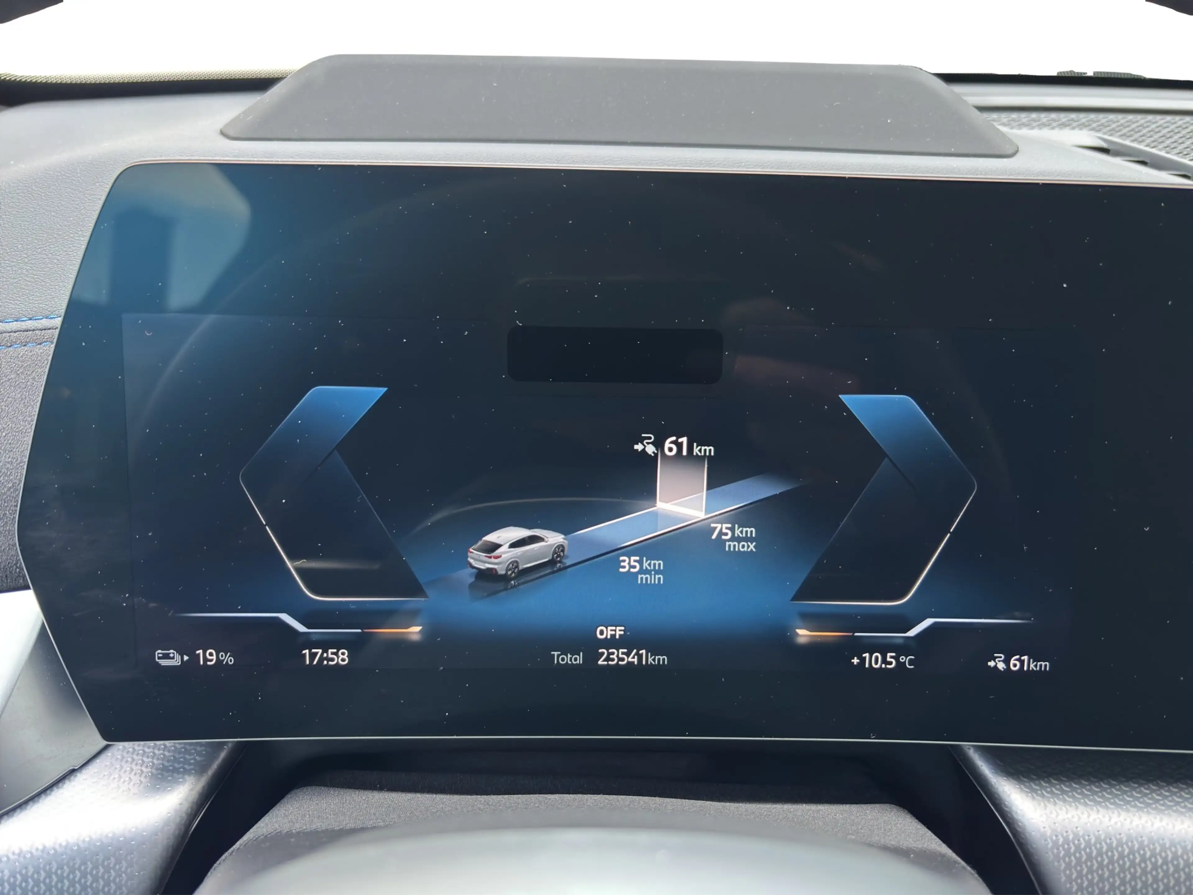 BMW iX2 xDrive30 M Sport Navi AdapLED HUD Hifi Park+ Navi — photo 14