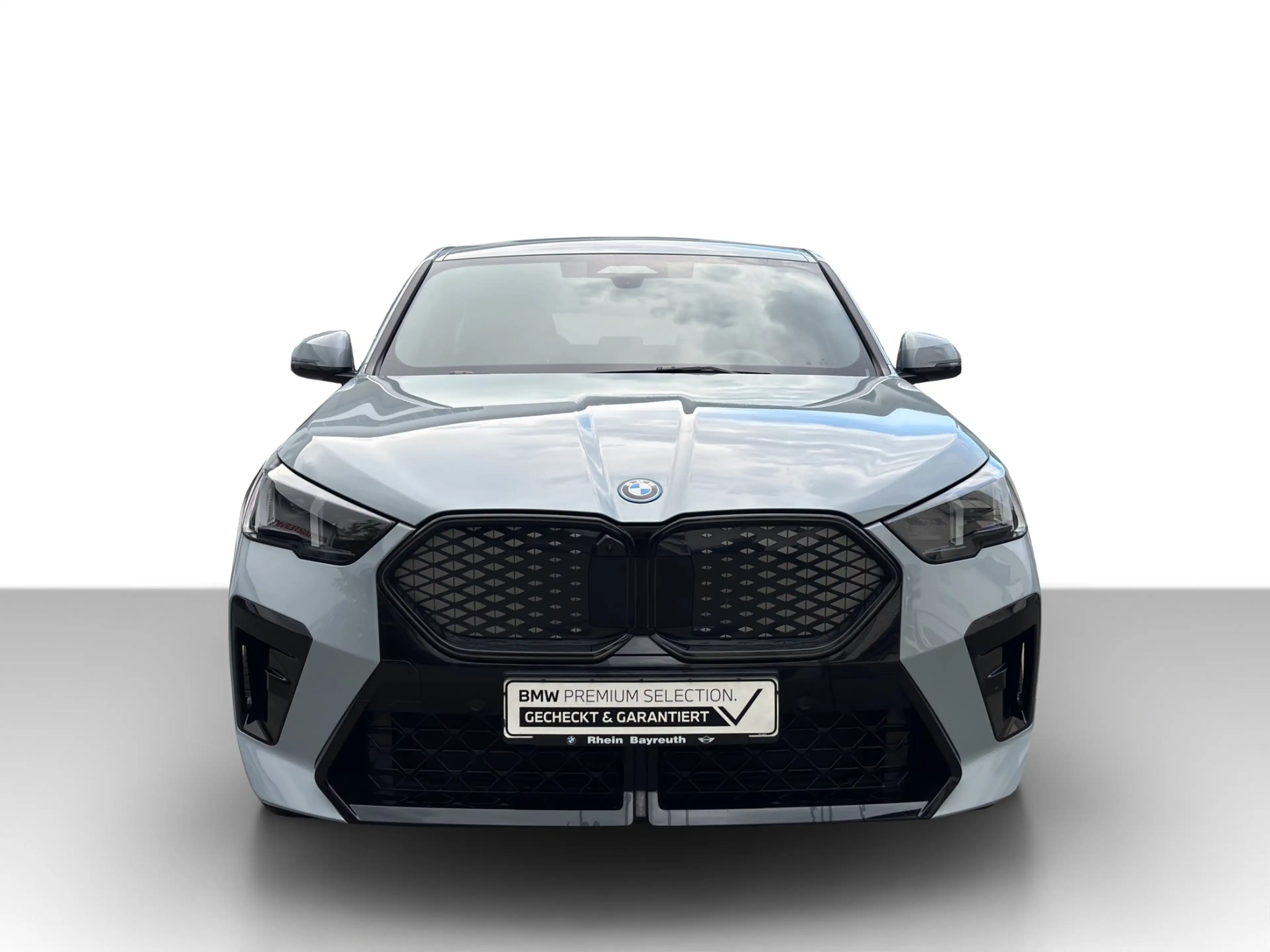 BMW iX2 xDrive30 M Sport Navi AdapLED HUD Hifi Park+ Navi — photo 2