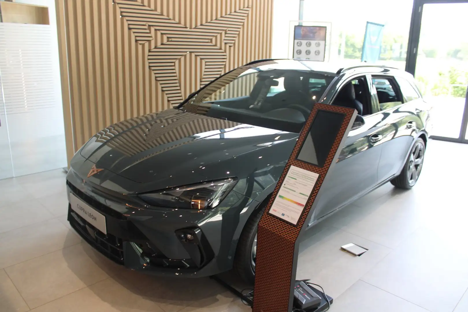 CUPRA Leon 1.5 TSI Blau - 2