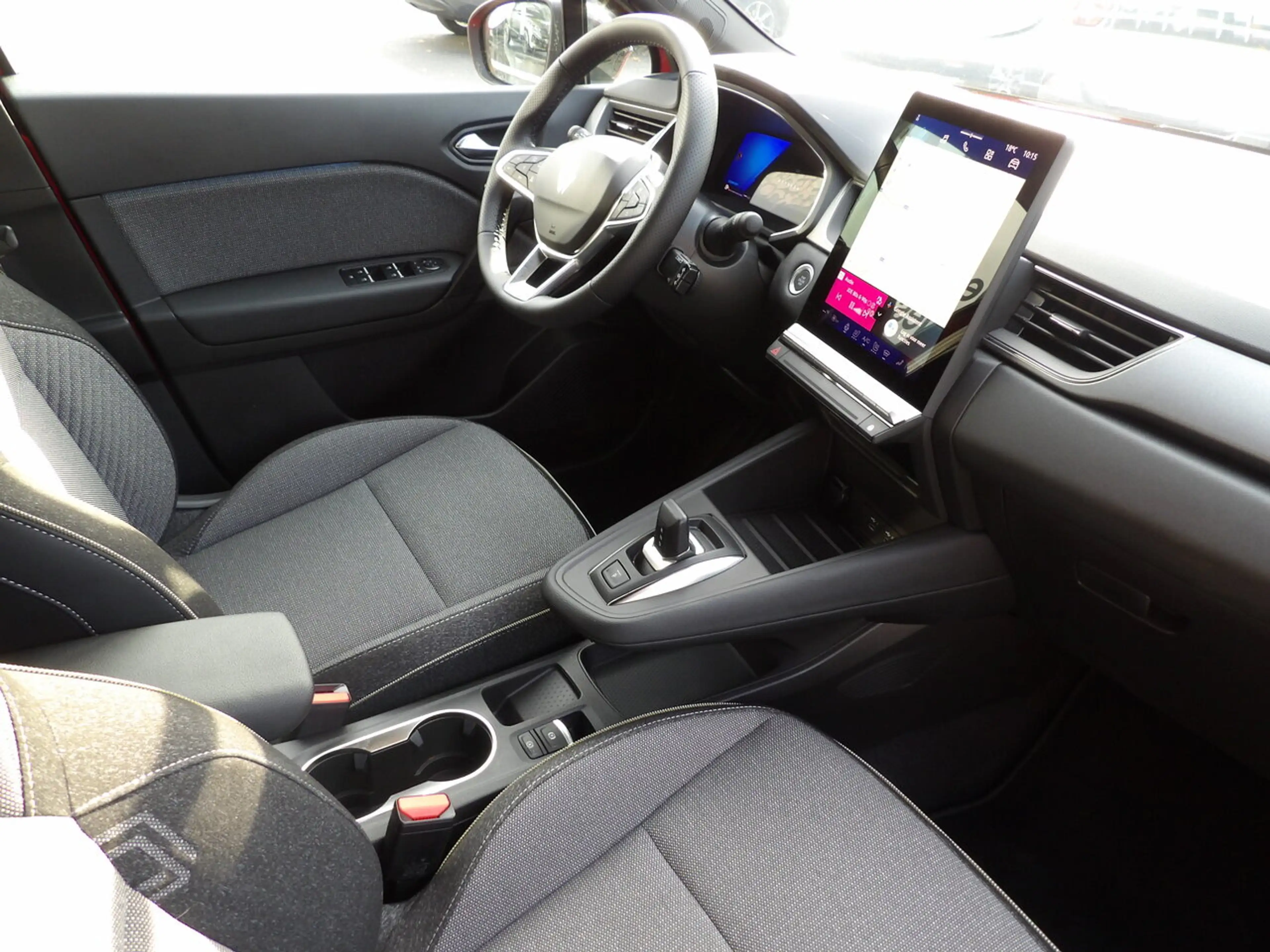 Renault Symbioz Techno Mild Hybride TCe 140 EDC — photo 4