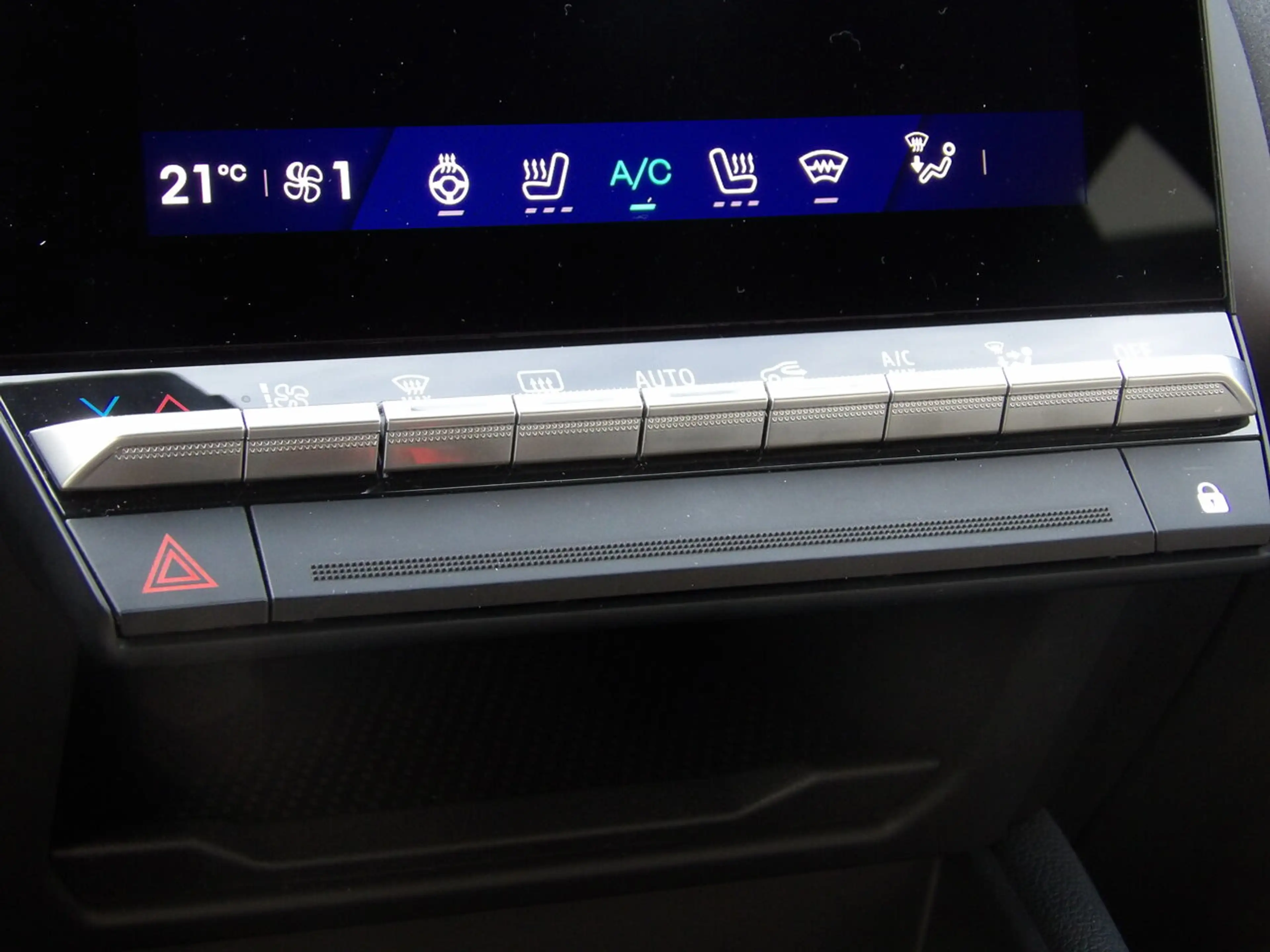 Renault Symbioz Techno Mild Hybride TCe 140 EDC — photo 7
