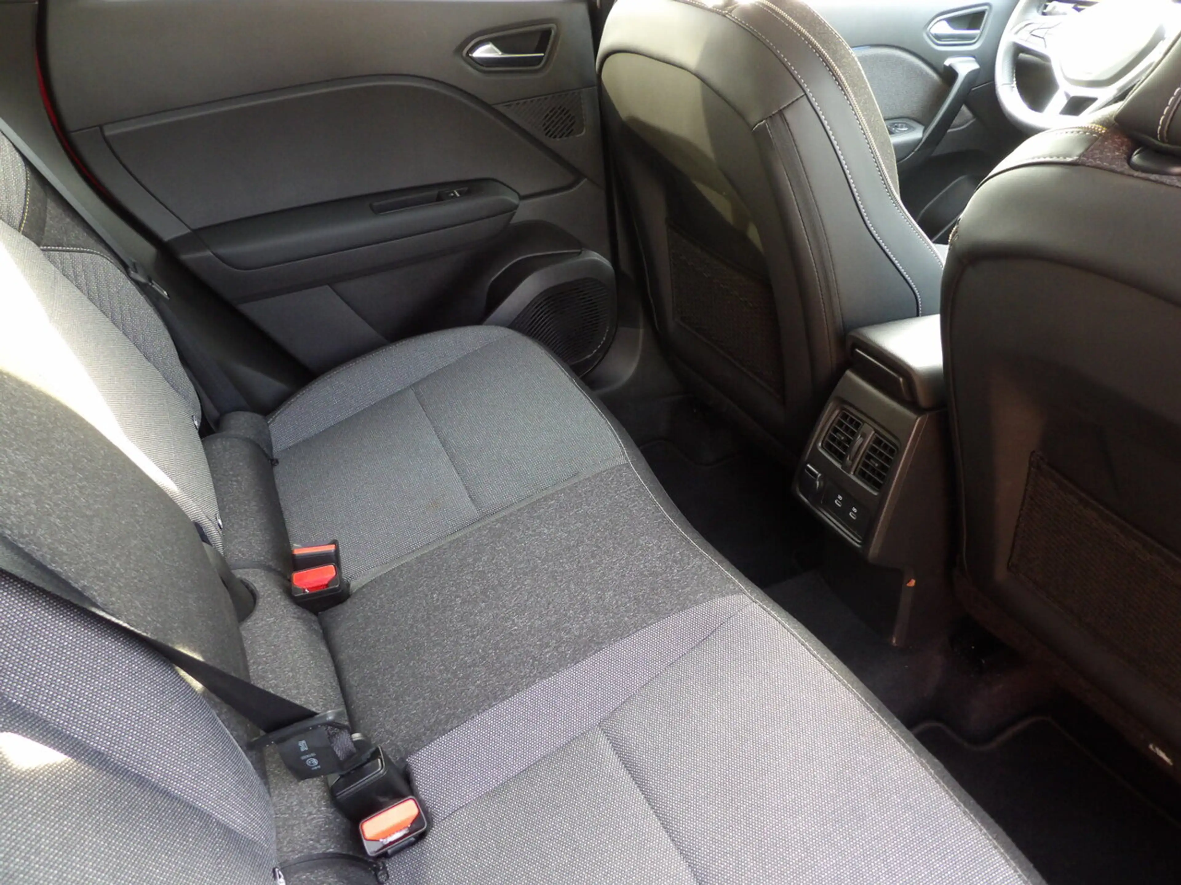 Renault Symbioz Techno Mild Hybride TCe 140 EDC — photo 5