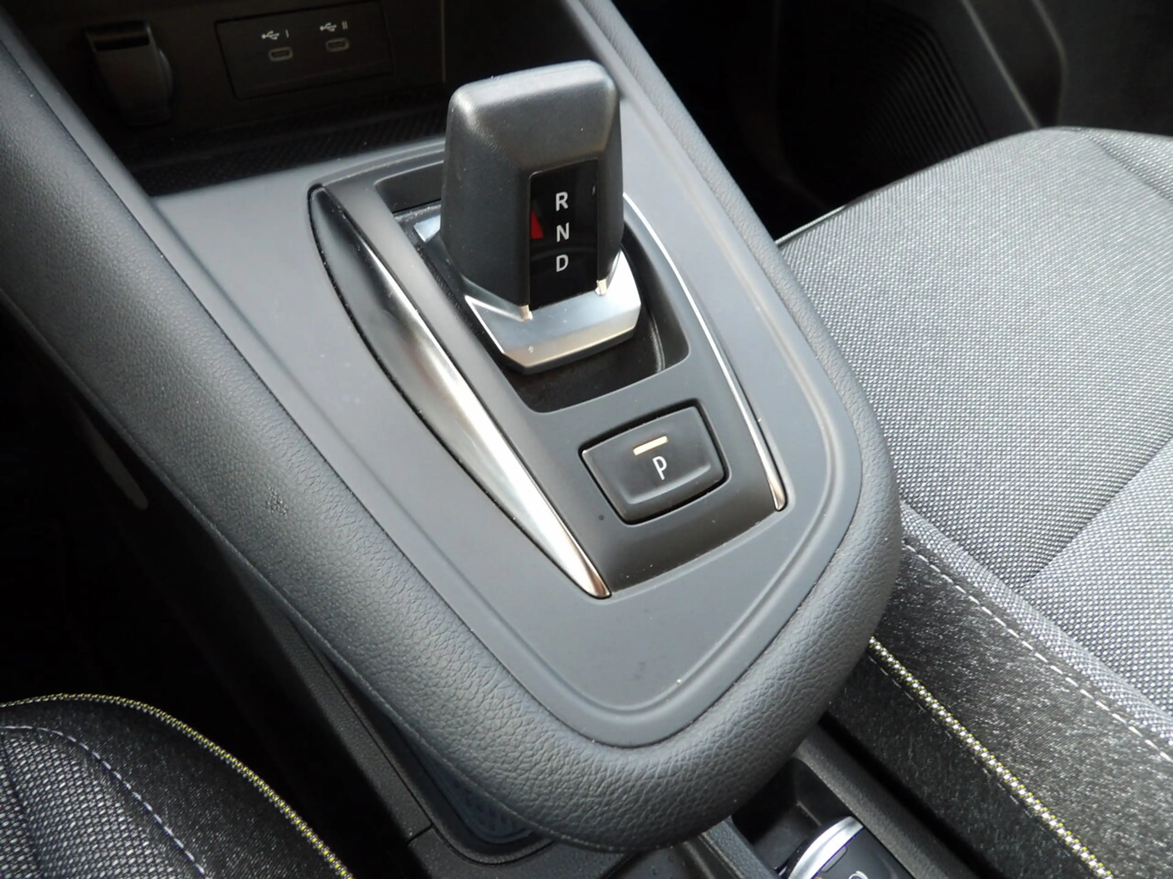 Renault Symbioz Techno Mild Hybride TCe 140 EDC — photo 15
