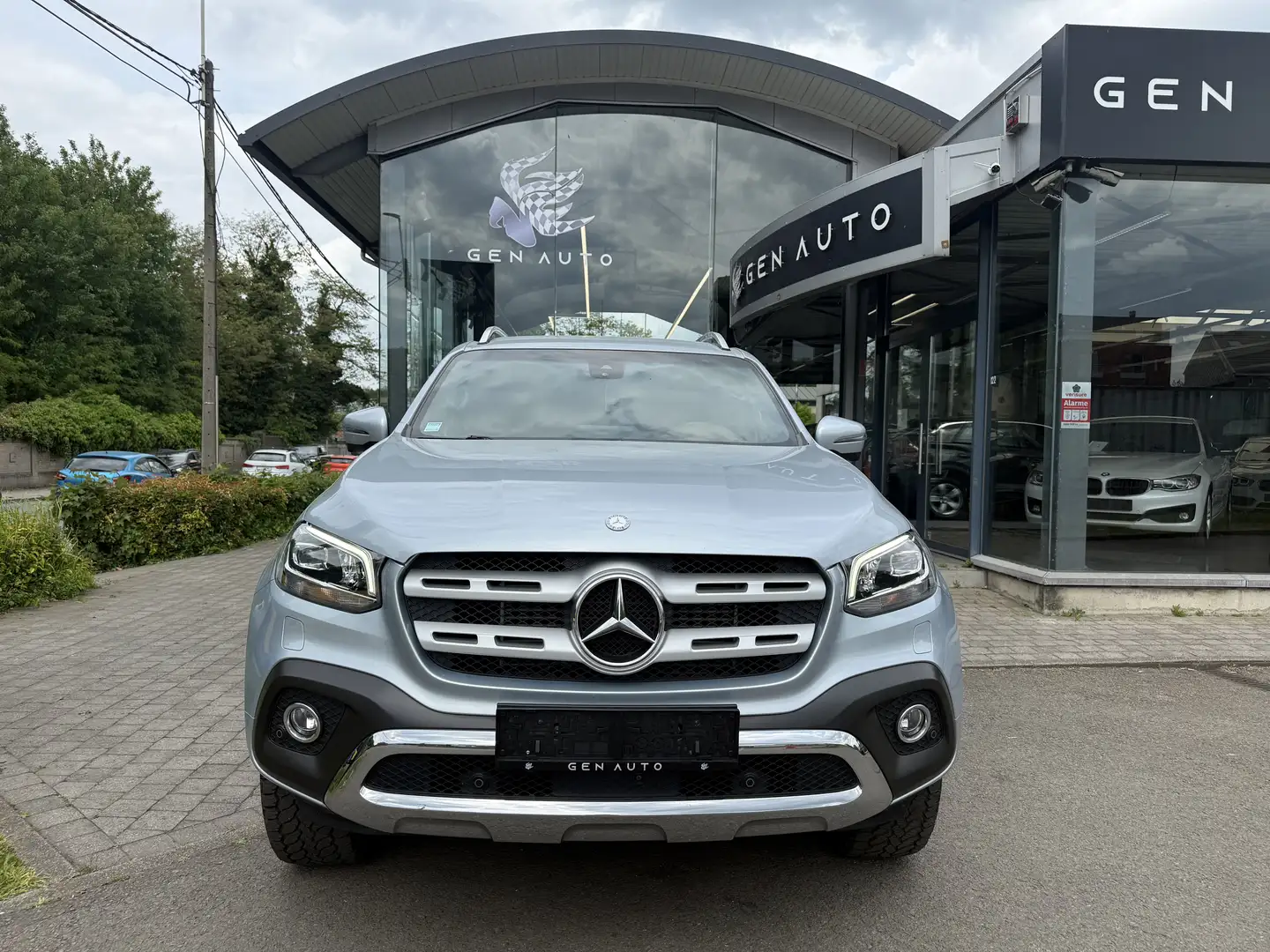 Mercedes-Benz X 350 d 4Matic Automatique FULL OPTION TVA100% Récupérable 37 181€ HTVA* 12 à 36 MOIS GARANTIE * Silber - 2